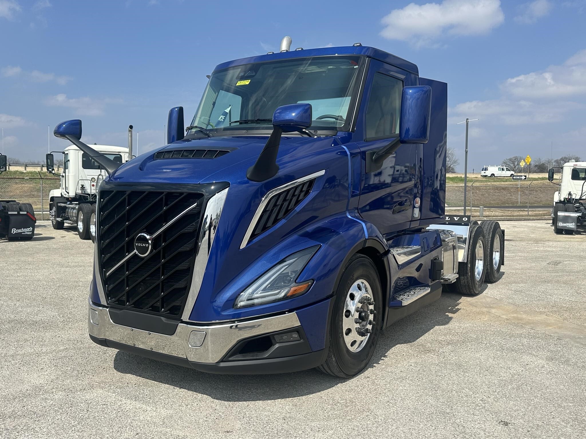 New 2027 Volvo VNR64T300 For Sale in San Antonio, TX - 5039570329