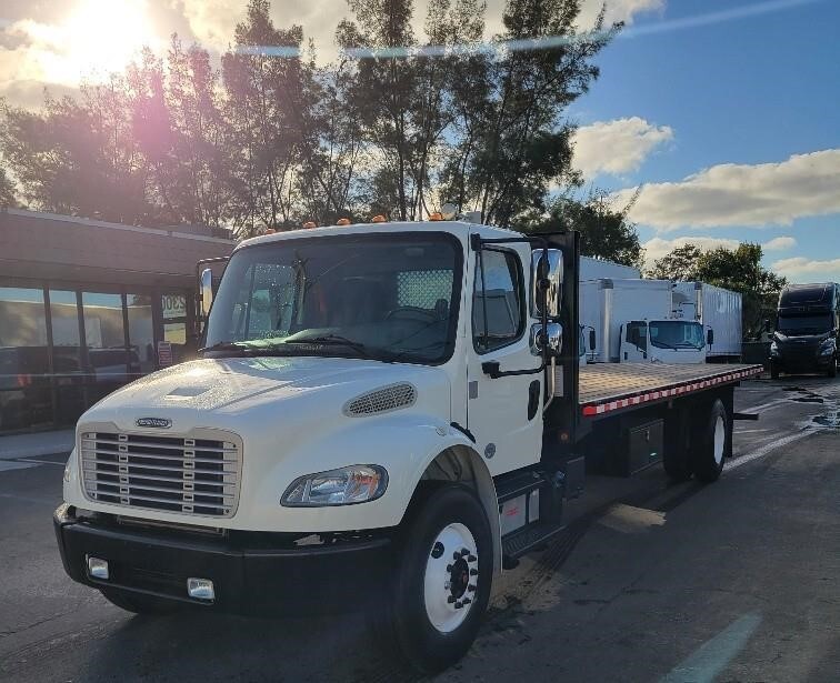 2017 FREIGHTLINER BUSINESS CLASS M2 106 in Fort Lauderdale, FL