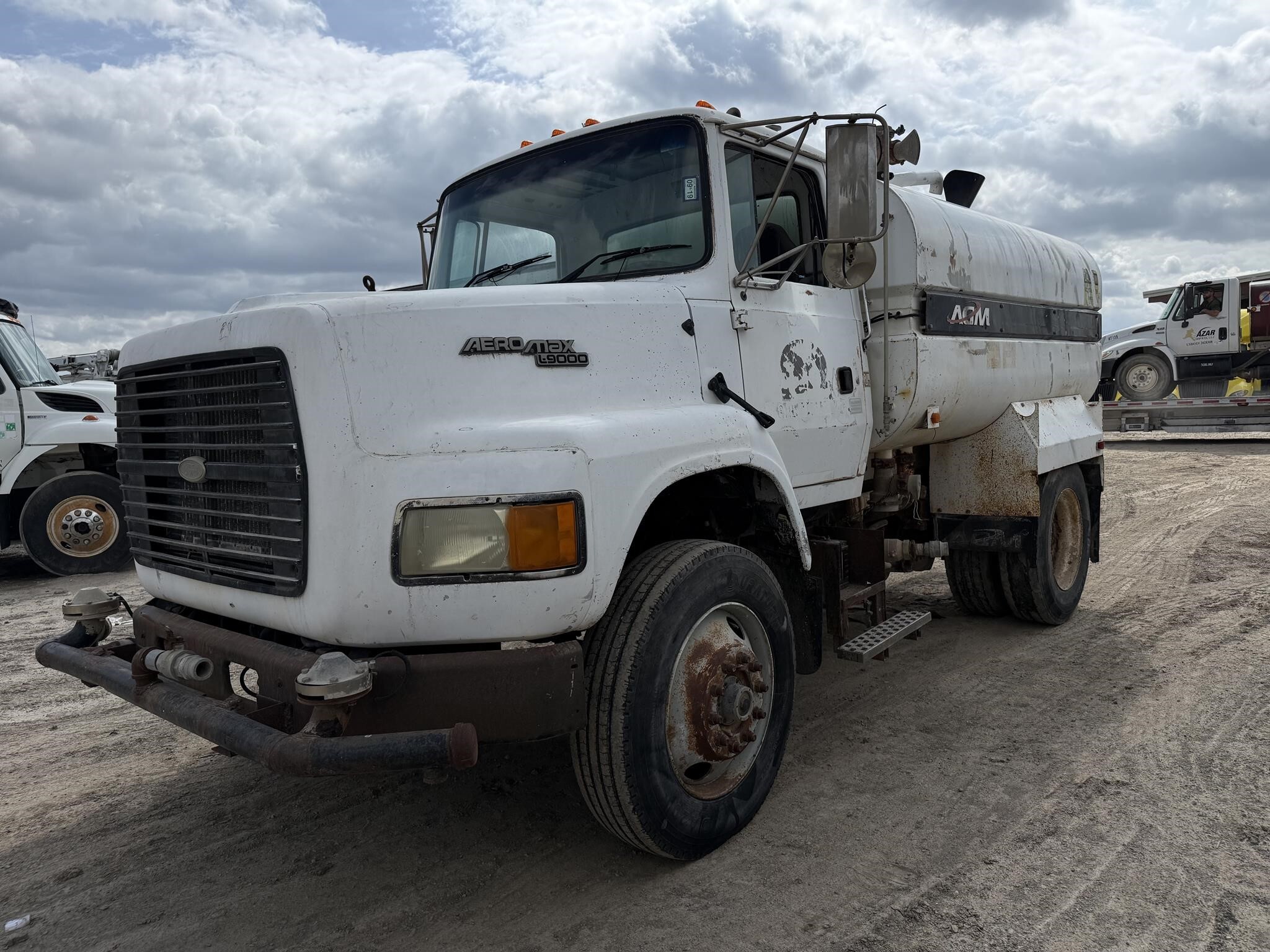 1995 FORD LA9000 in Covington, TN