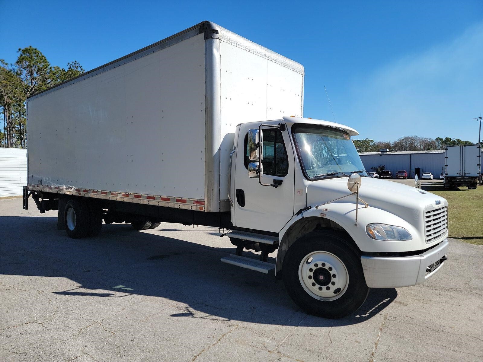2019 FREIGHTLINER BUSINESS CLASS M2 106 in Miami, FL