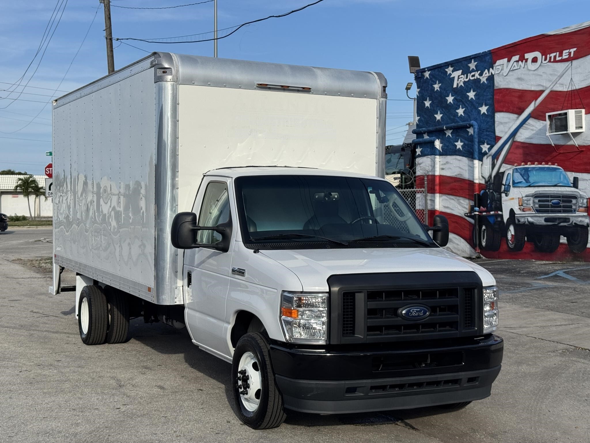 2023 FORD ECONOLINE in Miami, FL