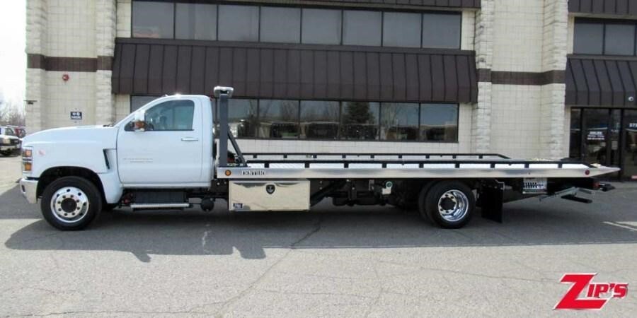 2023 CHEVROLET SILVERADO 6500HD in New Hampton, IA