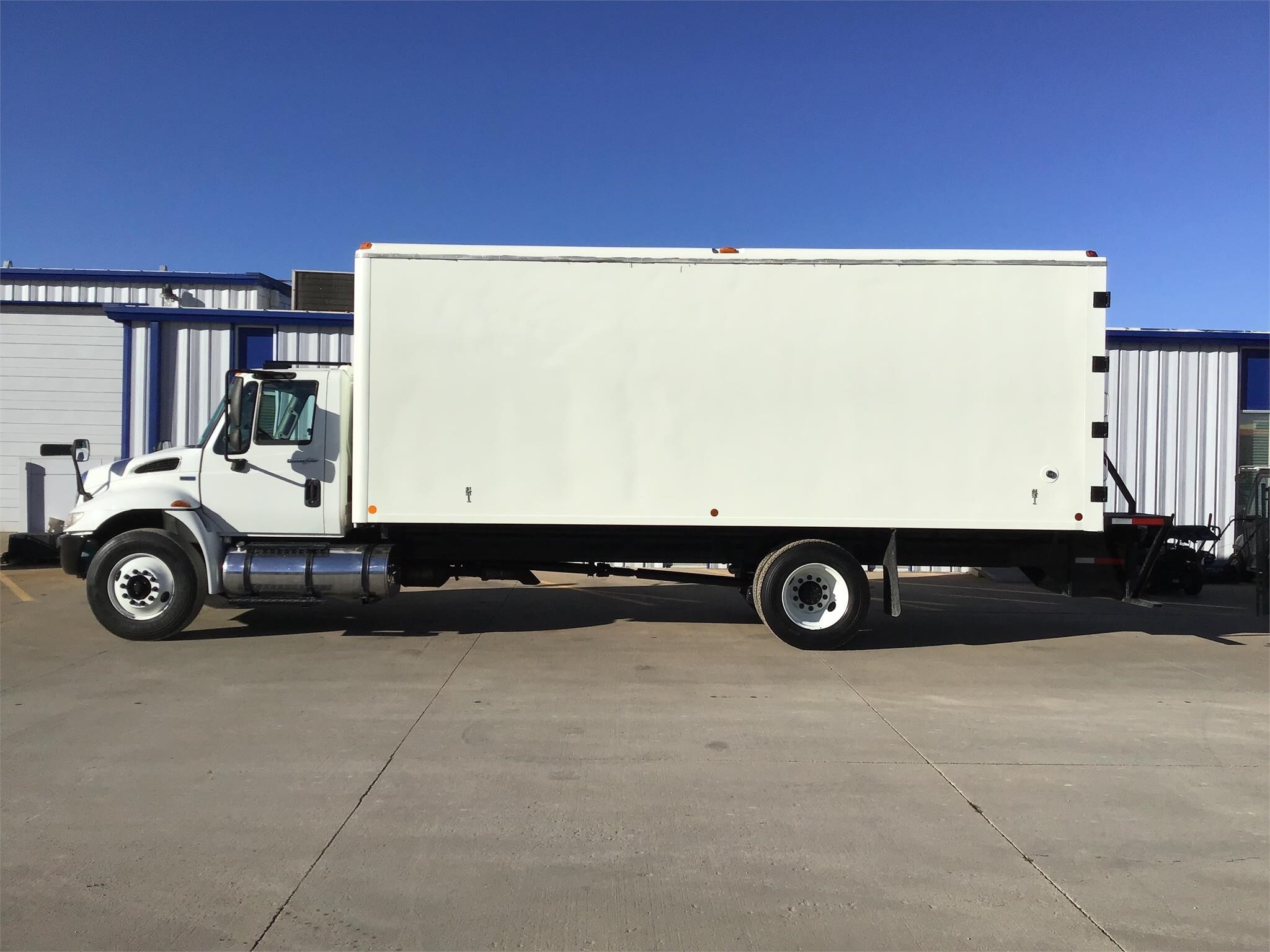 2014 INTERNATIONAL DURASTAR 4300 in Longmont, CO