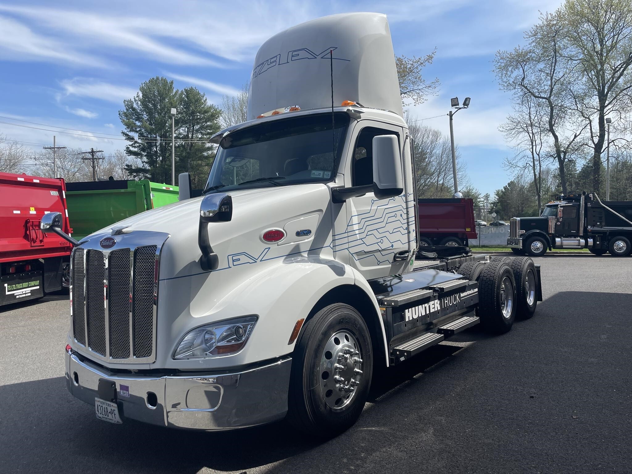 2023 PETERBILT 579 in Clarksburg, NJ