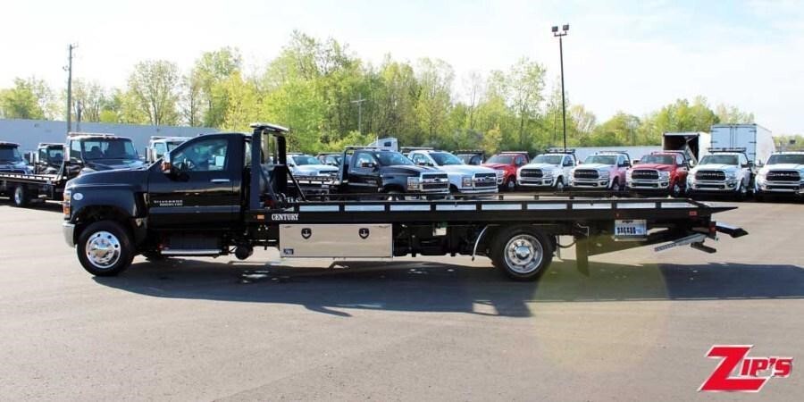 2023 CHEVROLET SILVERADO 6500HD in New Hampton, IA