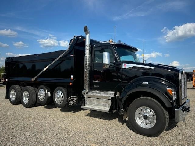 2027 KENWORTH T880 in Chatham, VA