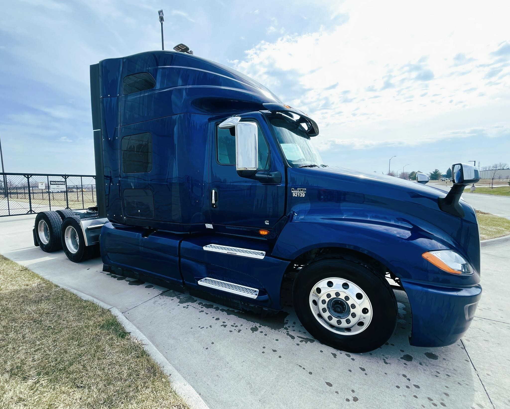2022 INTERNATIONAL LT in Grimes, IA