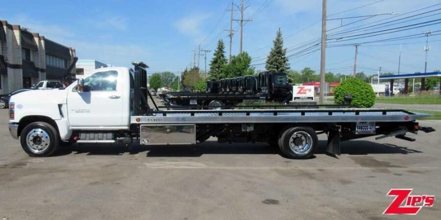 2023 CHEVROLET SILVERADO 6500HD in New Hampton, IA