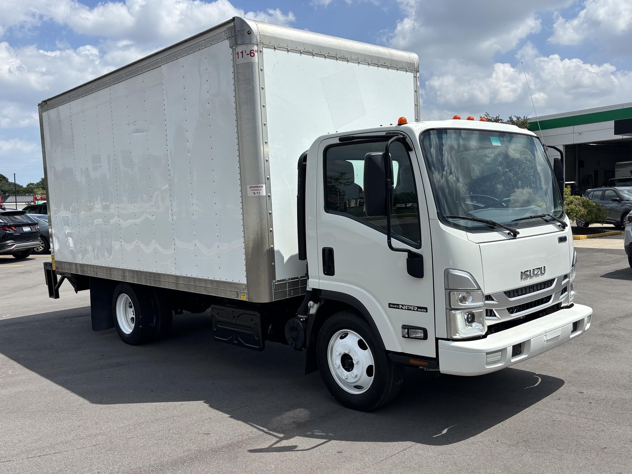 2023 ISUZU NPR XD in Warren, MI