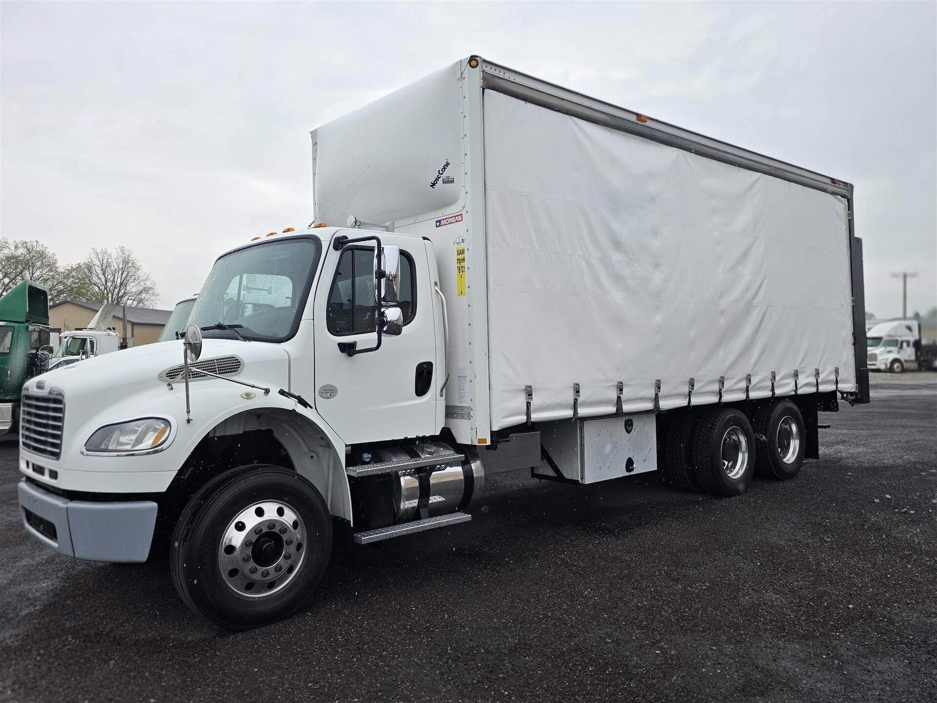 2018 FREIGHTLINER BUSINESS CLASS M2 106 in Laotto, IN
