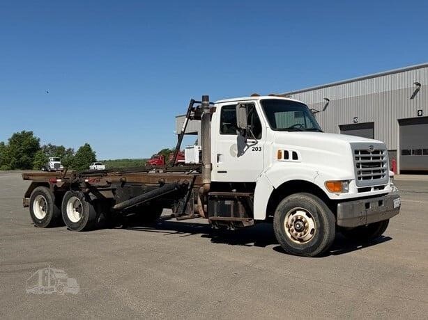 2002 STERLING LT9500 in Chatham, VA