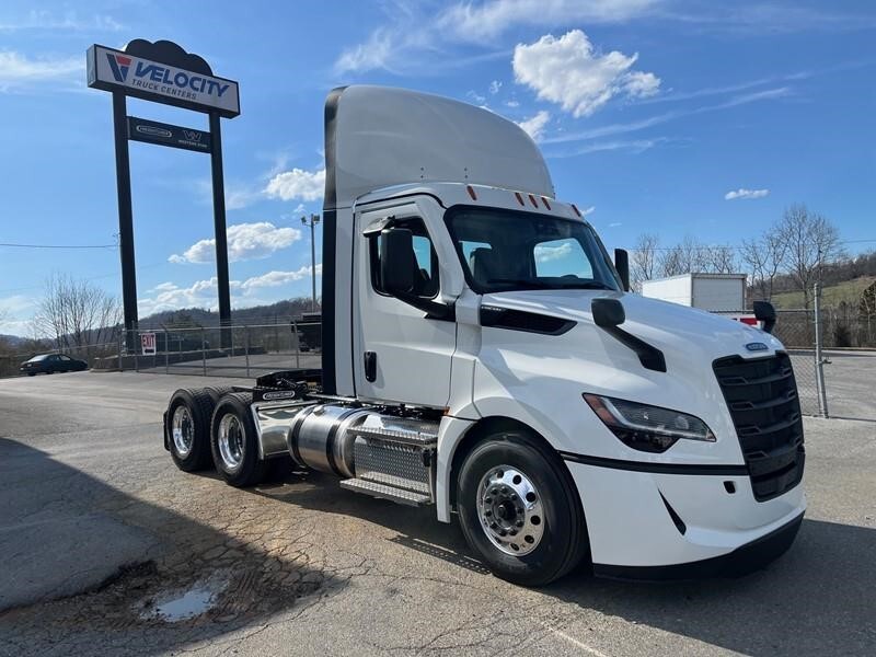 2027 FREIGHTLINER CASCADIA 126 in Kingsport, TN
