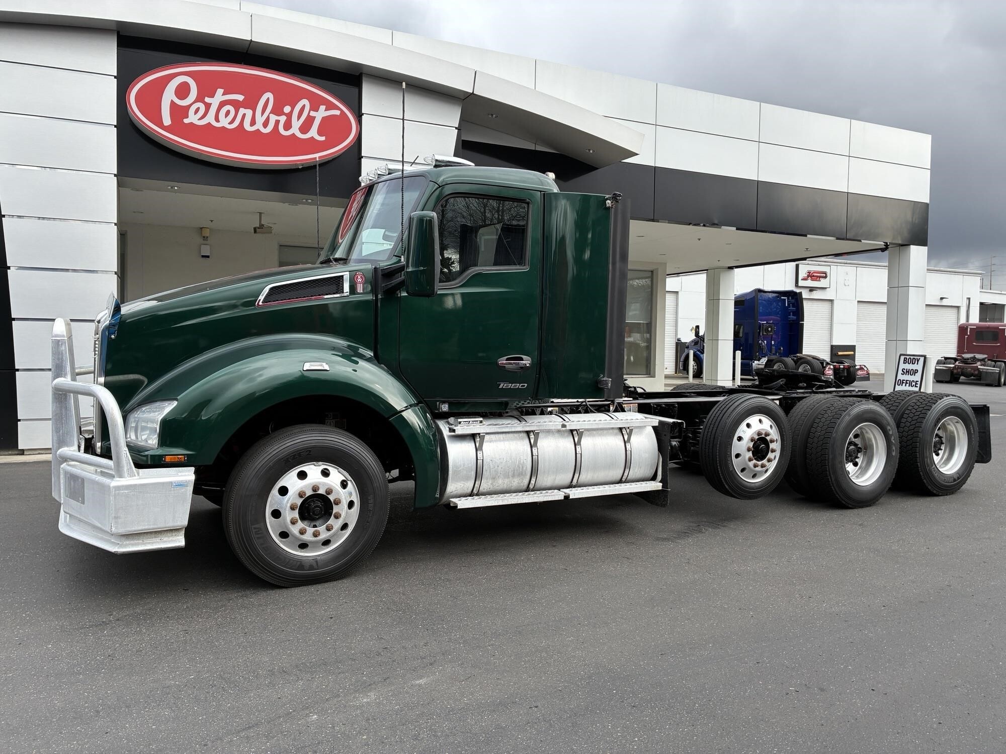 2022 KENWORTH T880 in Portland, OR