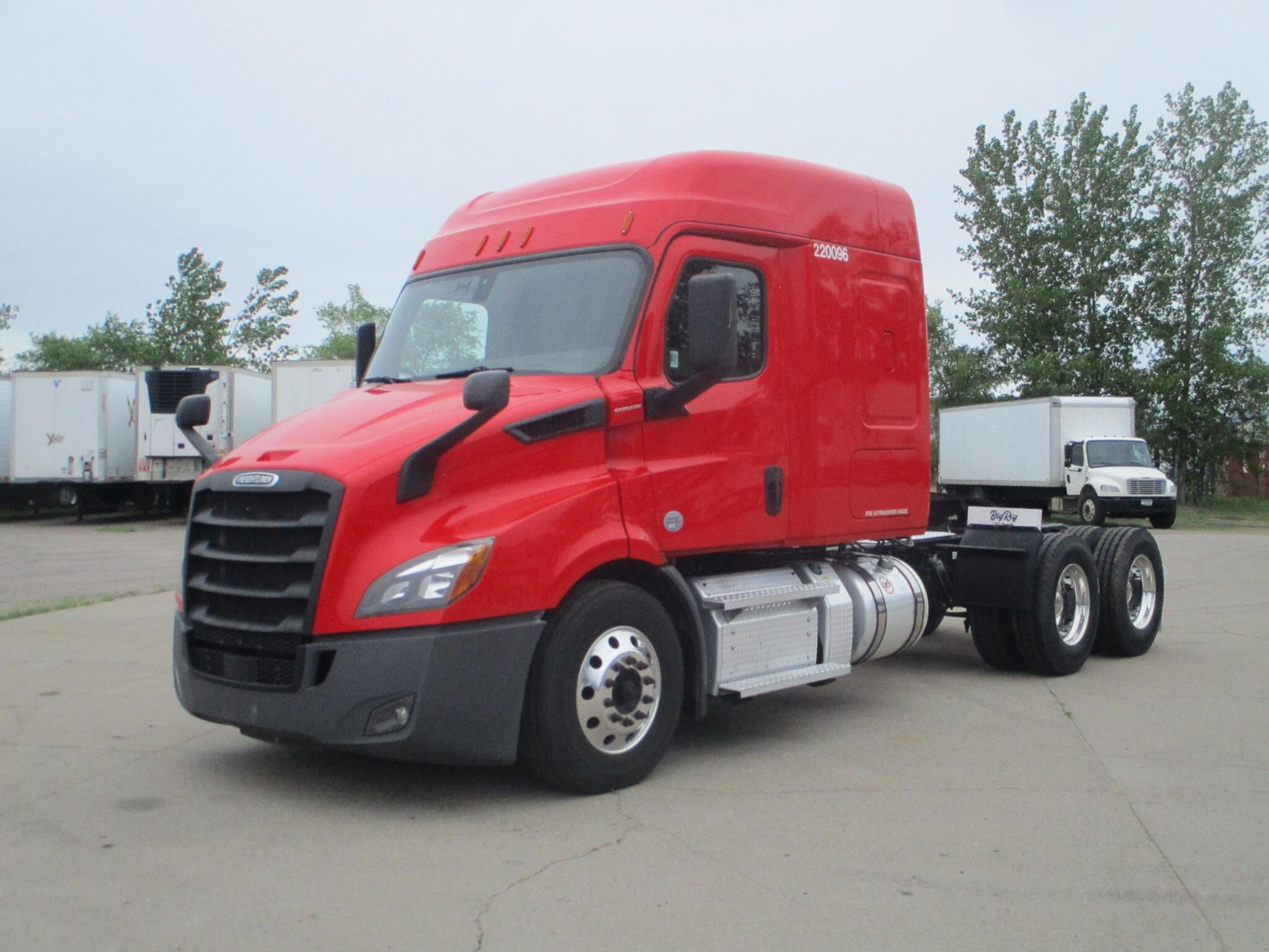 2020 FREIGHTLINER CASCADIA 116 in Saint Cloud, MN