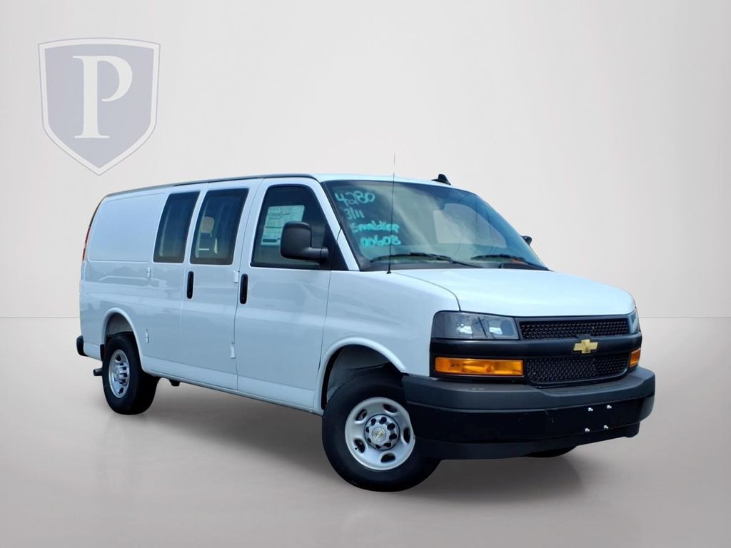 2026 CHEVROLET Express 2500 in Kernersville, NC