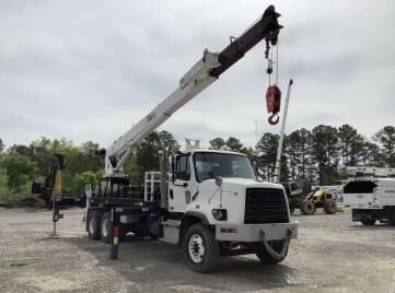 2015 FREIGHTLINER 108 SD in Miami, FL