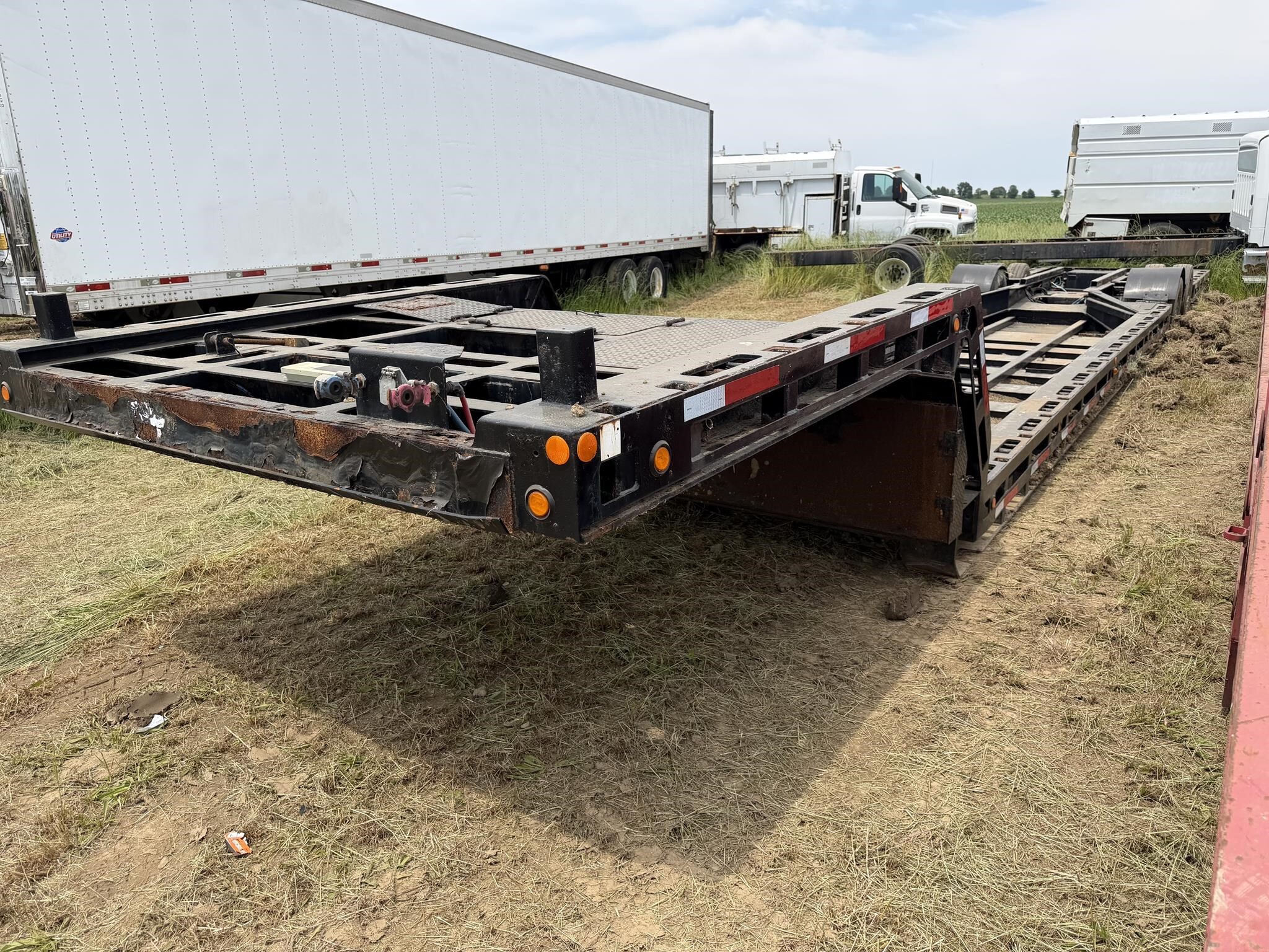 2005 WALTRON 52 FT DOUBLE DROP in Covington, TN