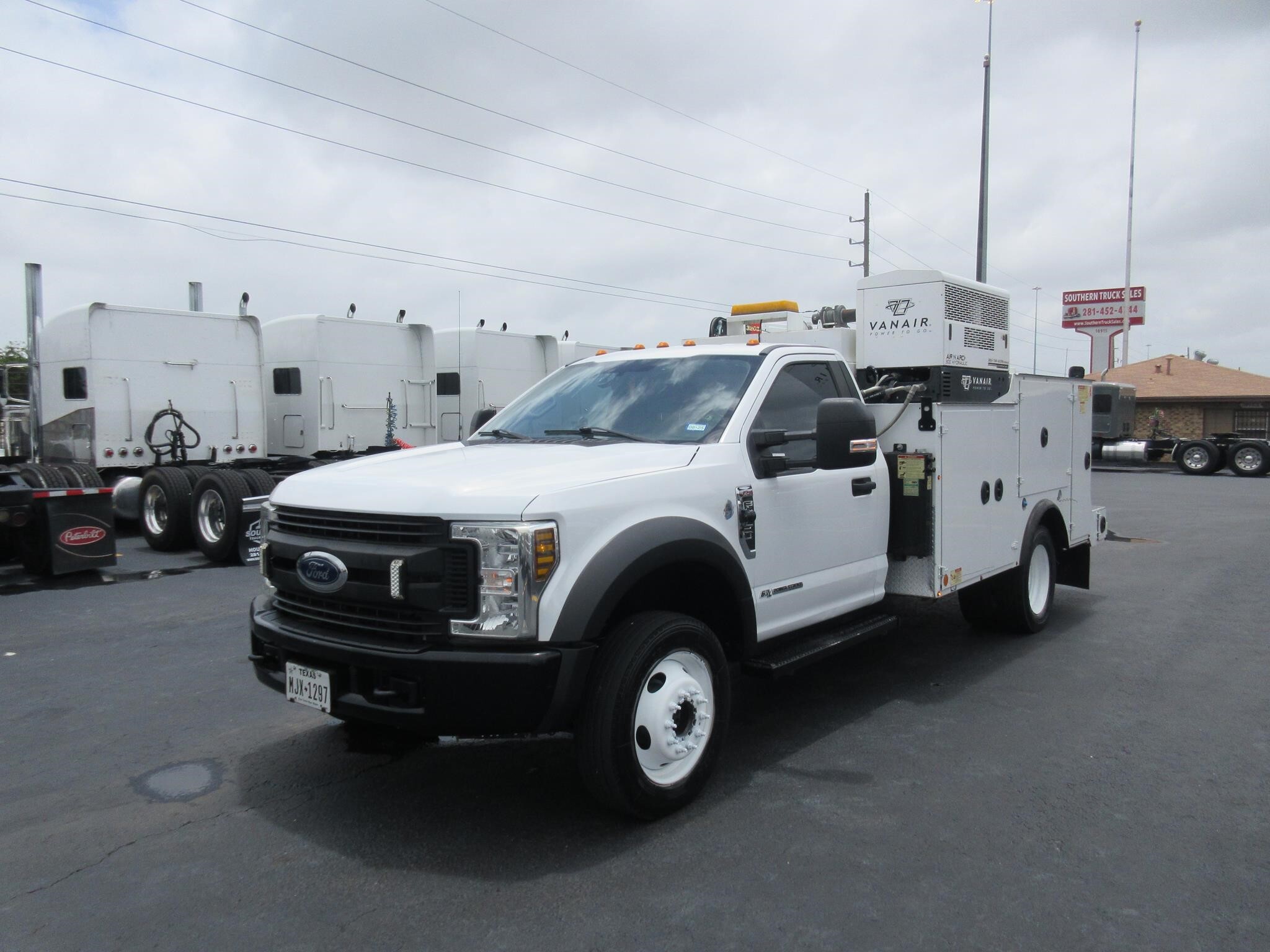 2019 FORD F550 in Channelview, TX