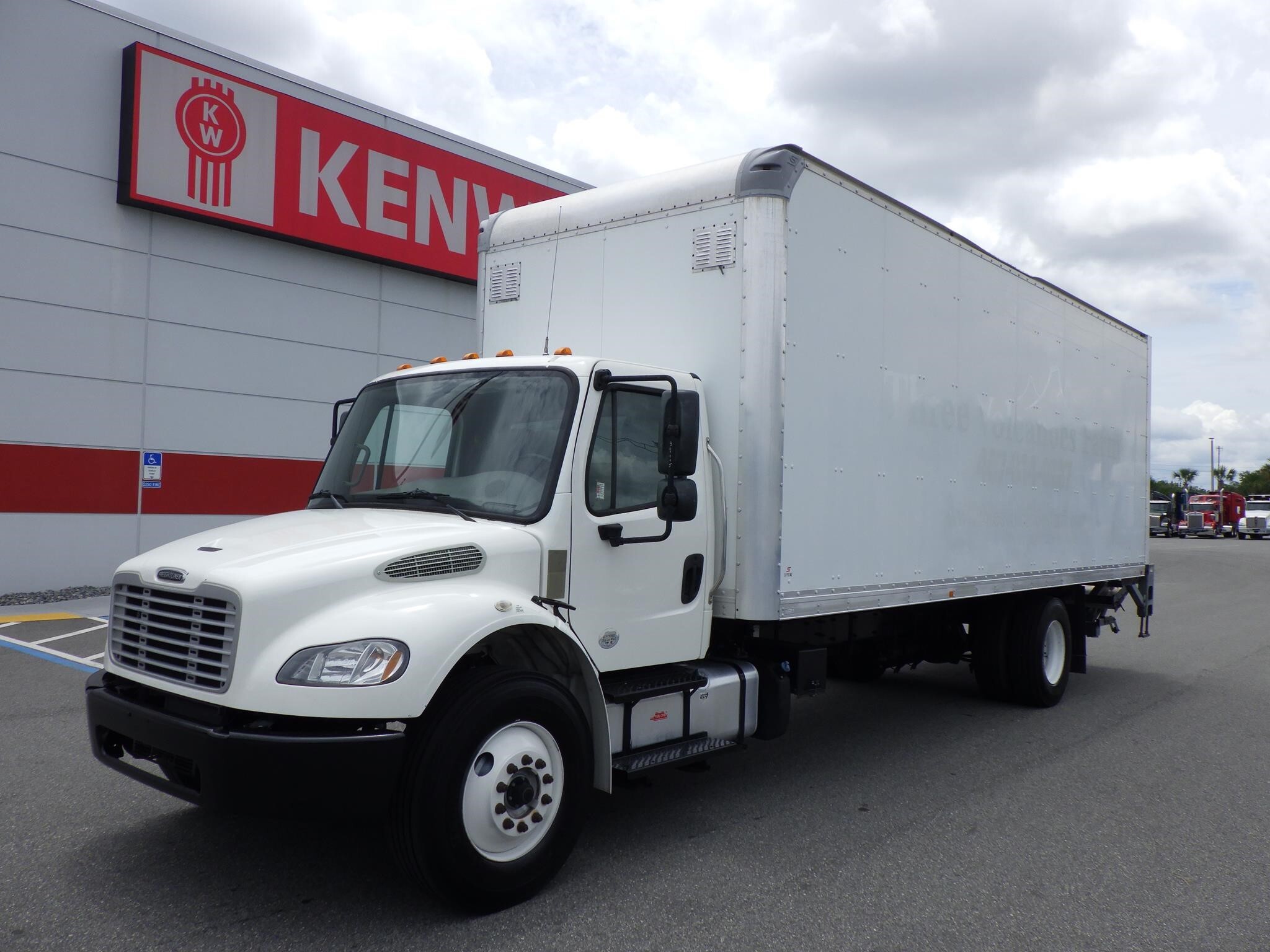 2021 FREIGHTLINER BUSINESS CLASS M2 106 in Jacksonville, FL