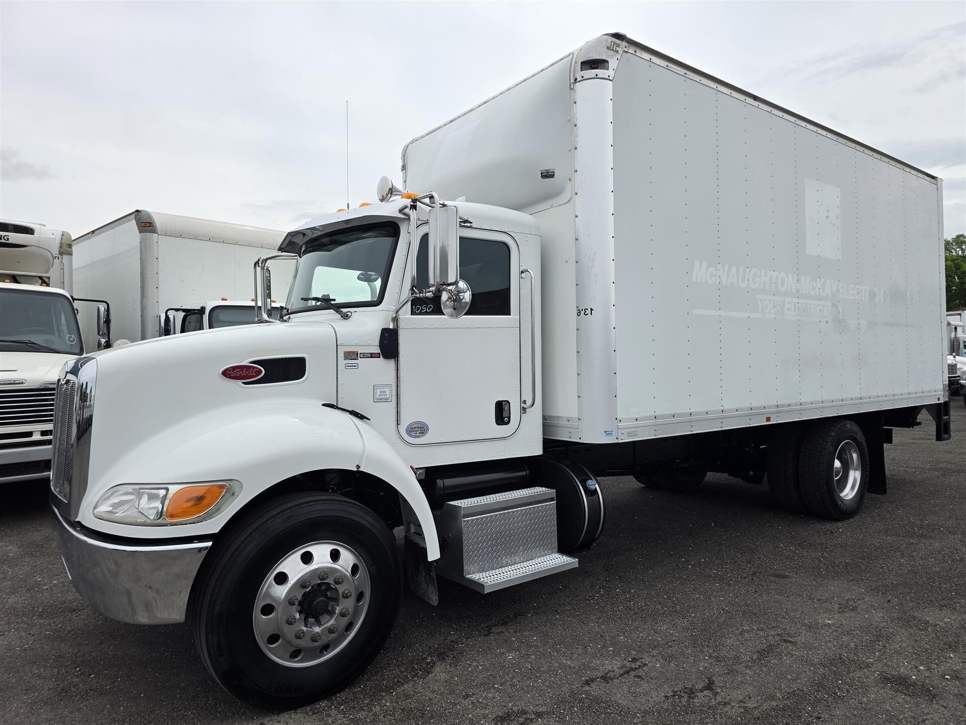 2020 PETERBILT 337 in Laotto, IN