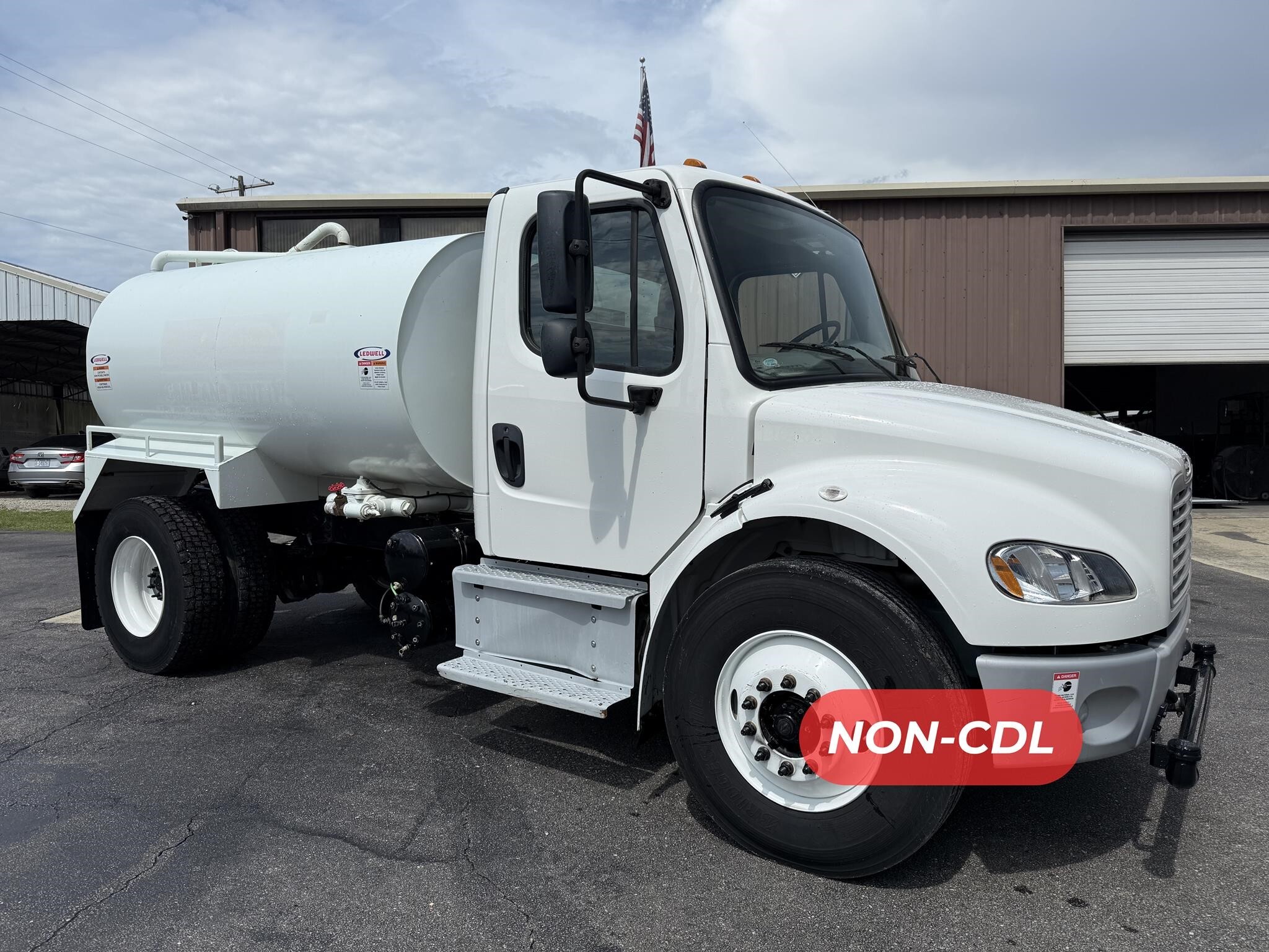 2022 FREIGHTLINER BUSINESS CLASS M2 106 in Wilmington, NC