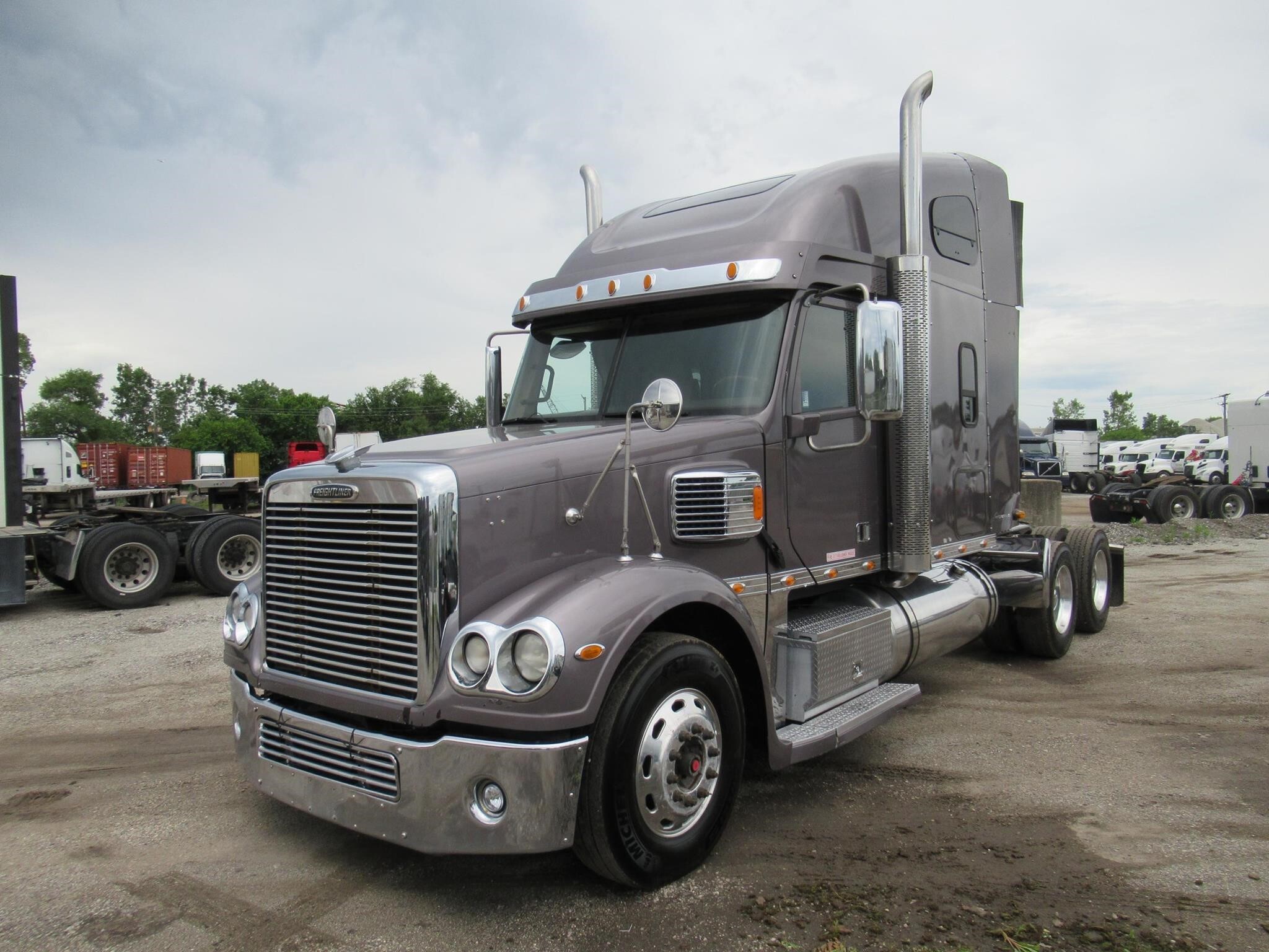 2020 FREIGHTLINER CORONADO 132 in Alsip, IL