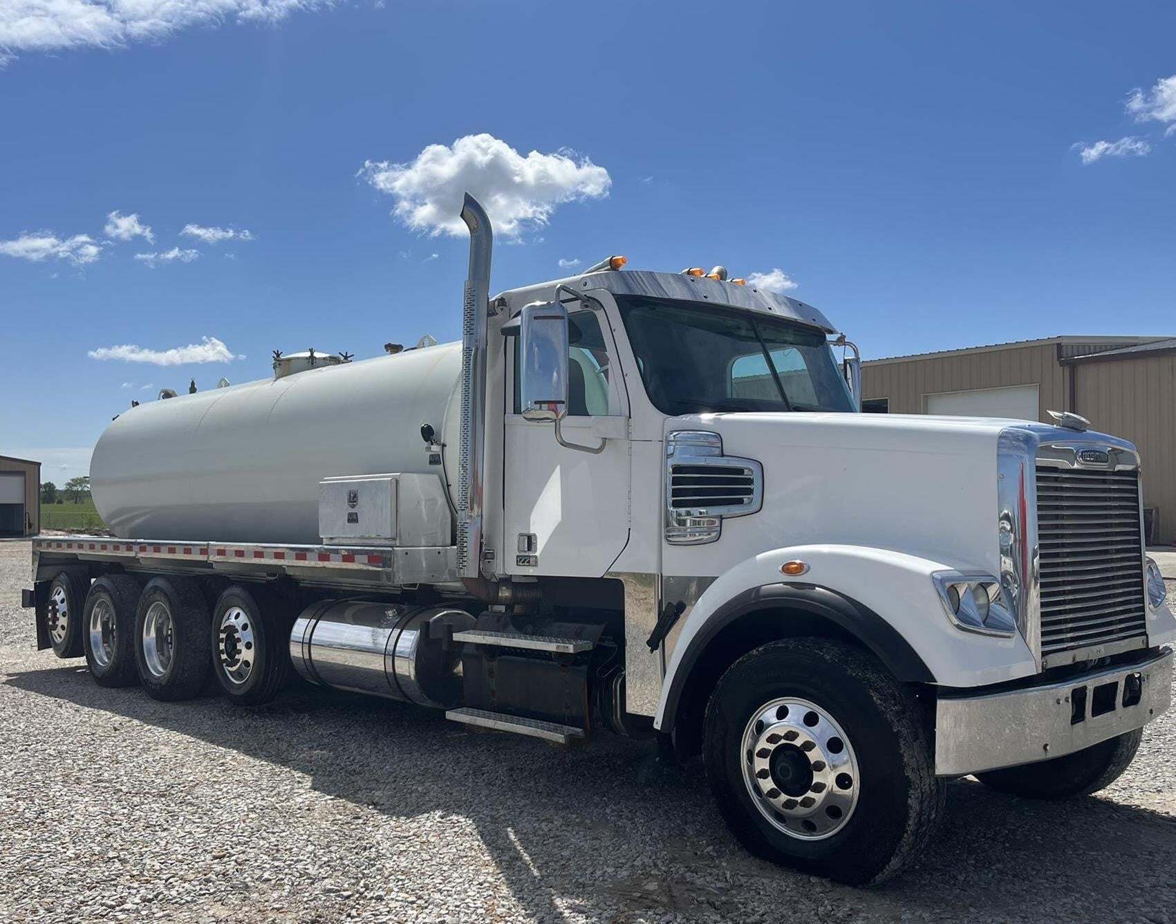 2019 FREIGHTLINER CORONADO 122 SD in Commerce City, CO