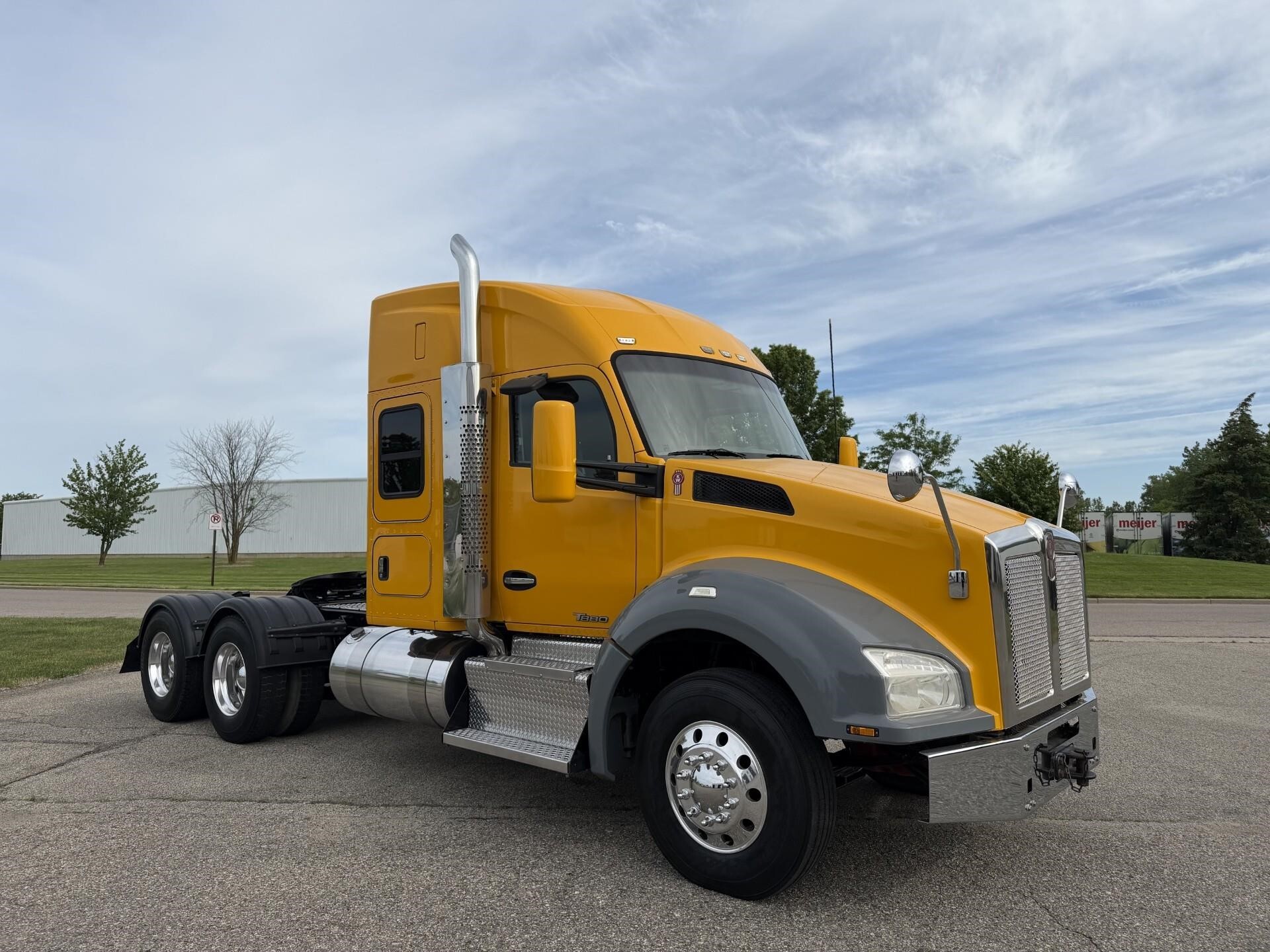 2016 KENWORTH T880 in Grand Rapids, MI