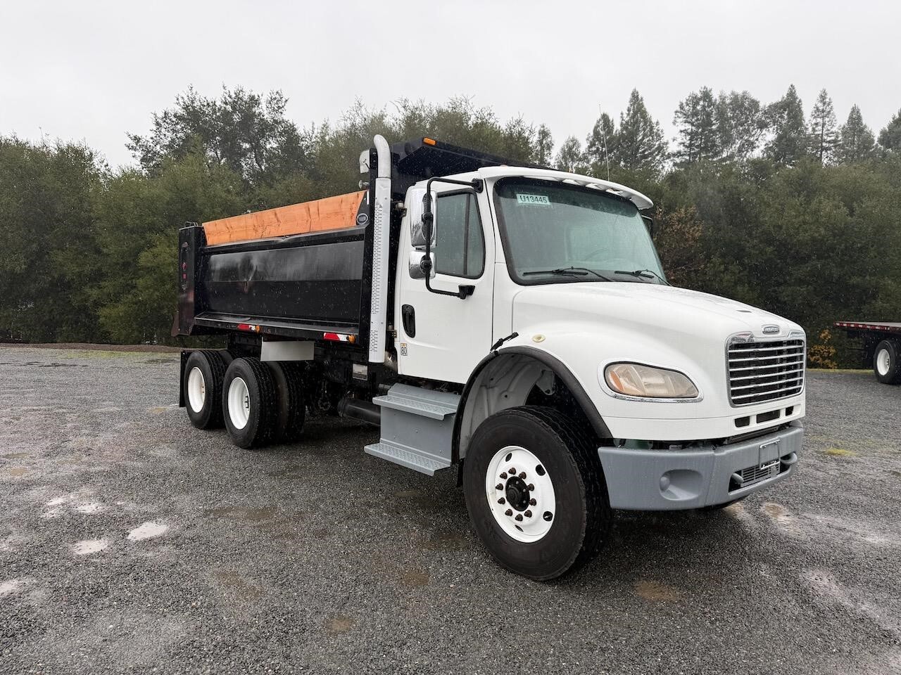 2015 FREIGHTLINER BUSINESS CLASS M2 106 in Cloverdale, CA