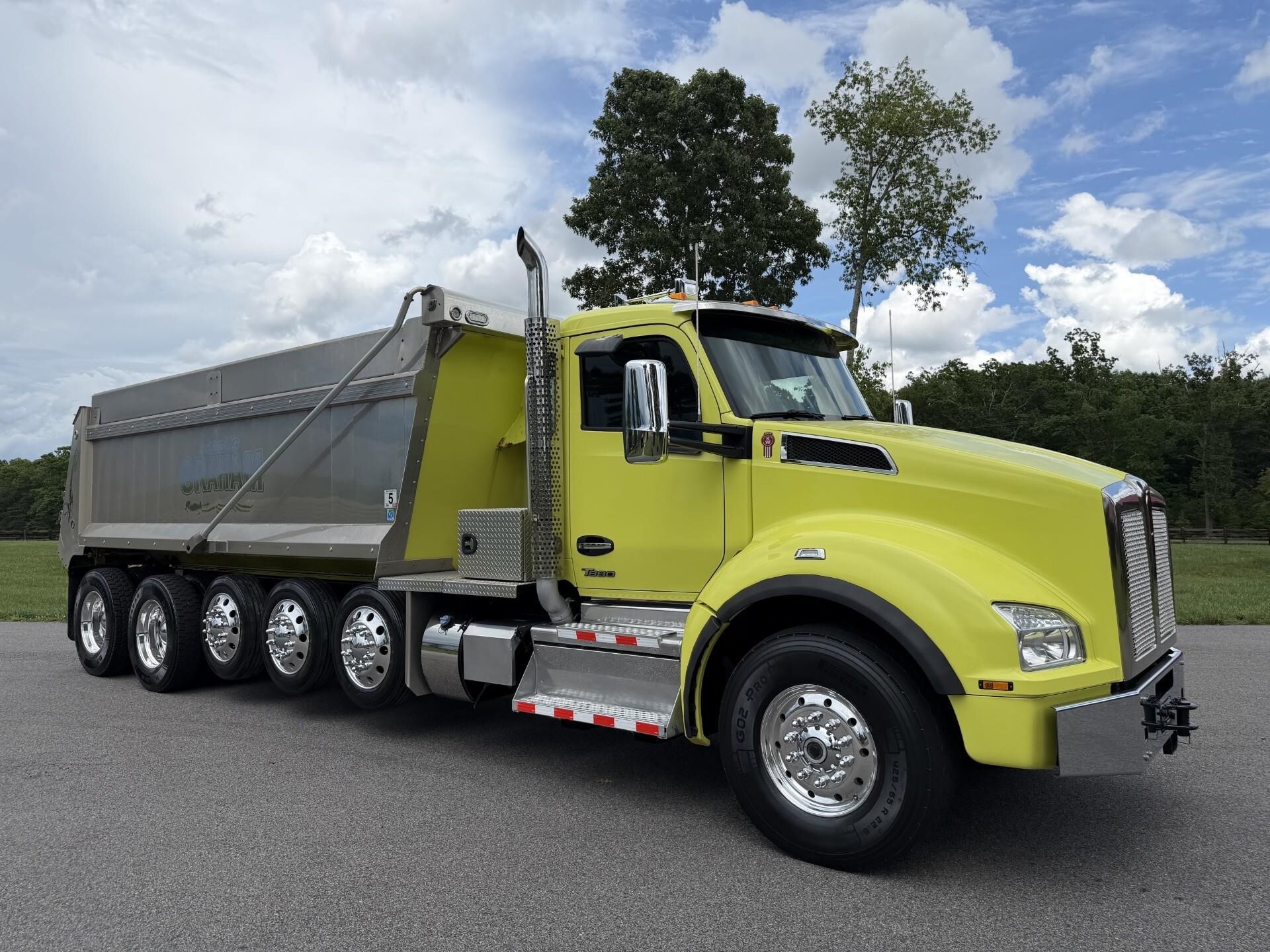 2024 KENWORTH T880 in Chatham, VA