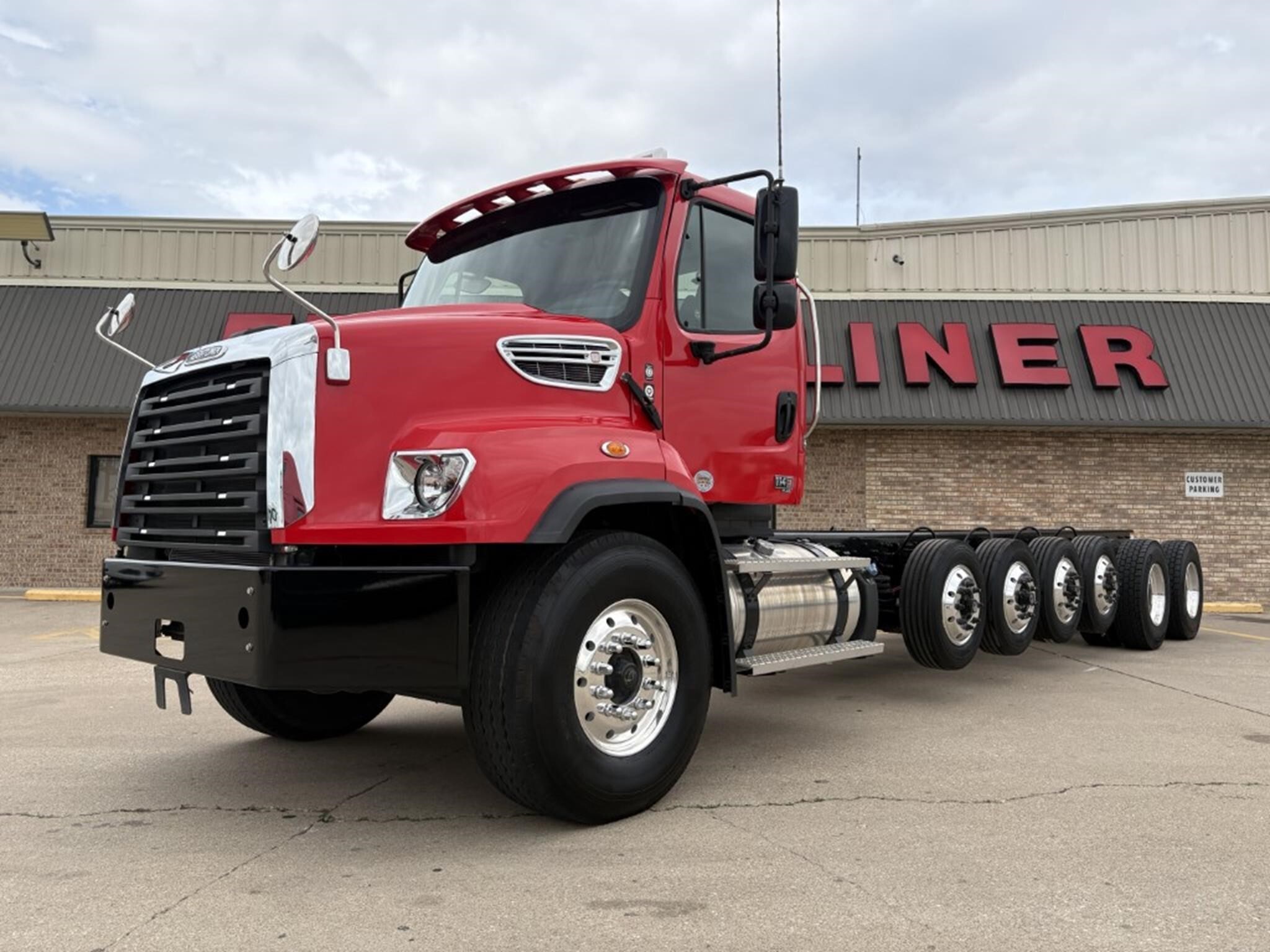 2025 FREIGHTLINER 114SD in Temple, TX