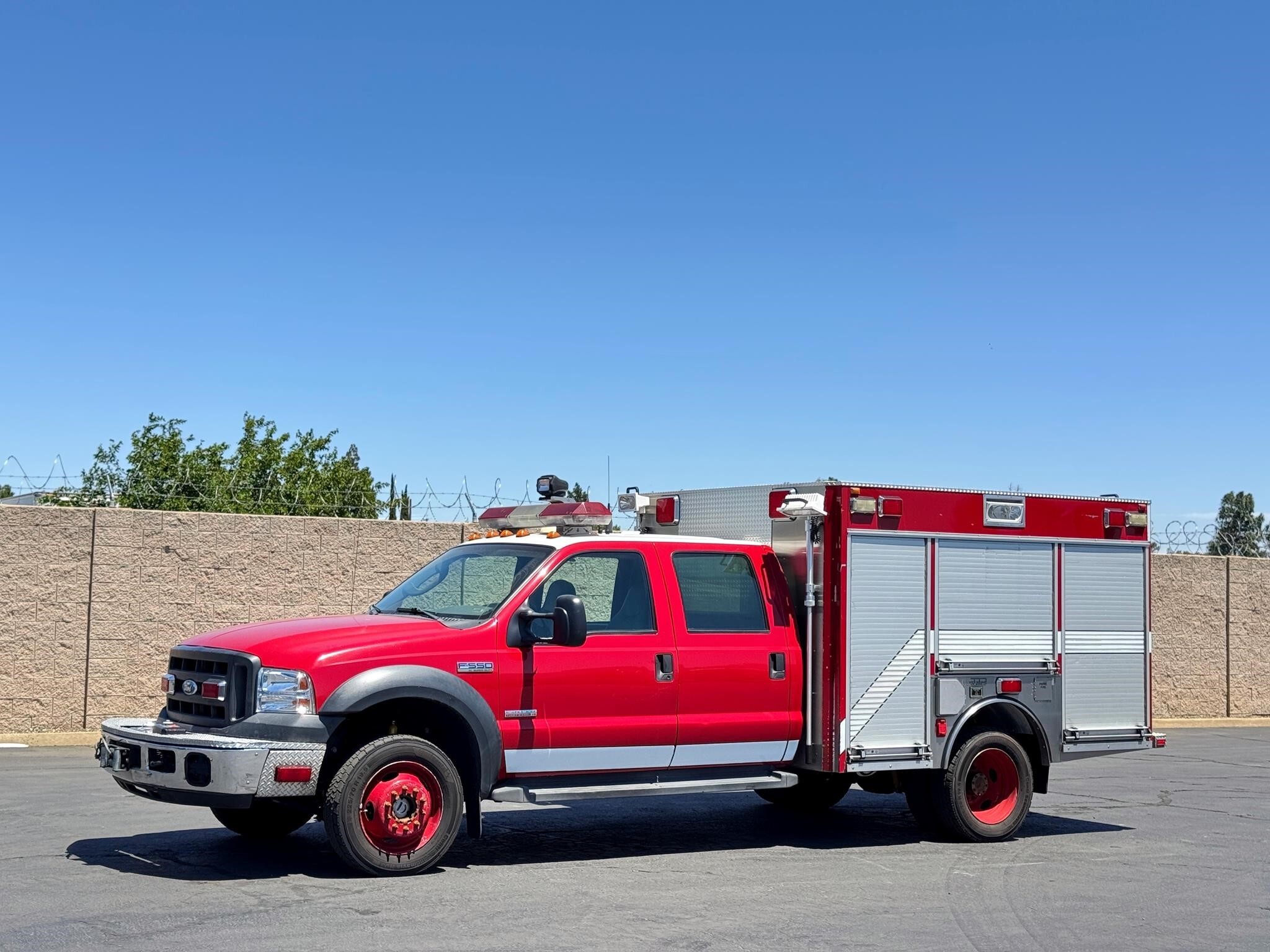 2006 FORD F550 in Sacramento, CA