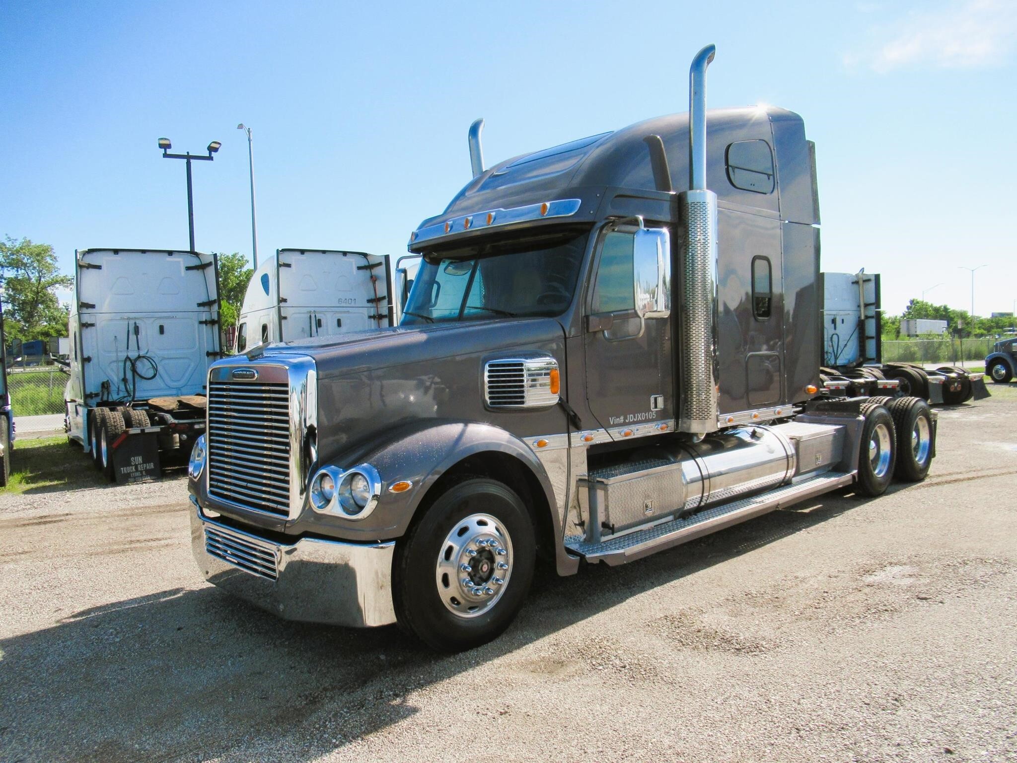 2018 FREIGHTLINER CORONADO 132 in Alsip, IL