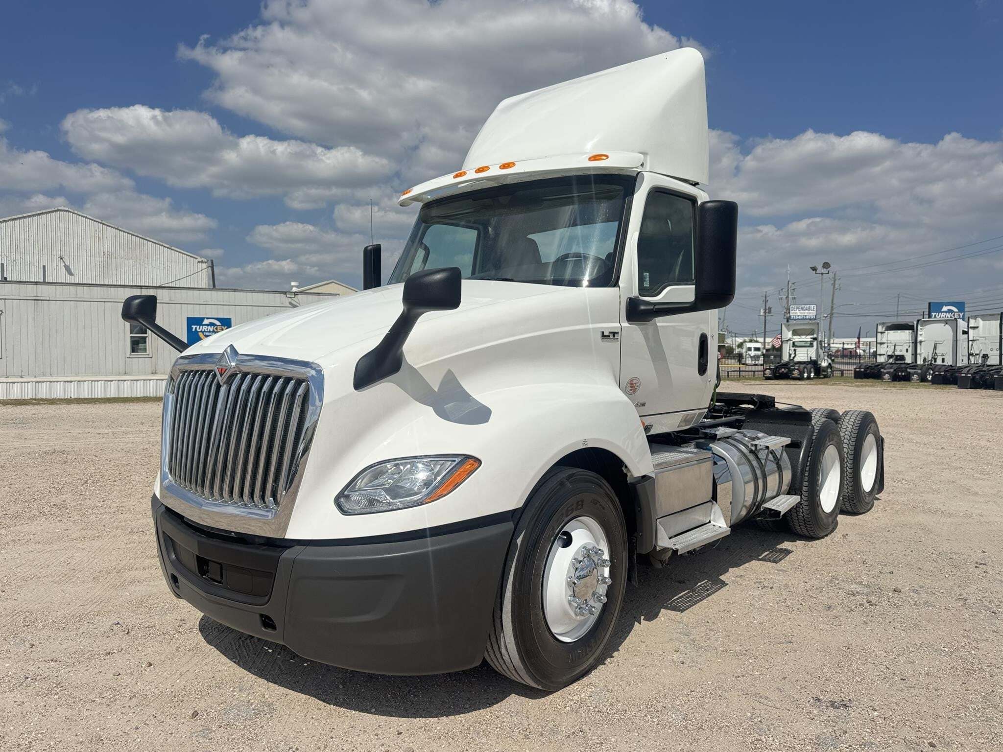 2018 INTERNATIONAL LT in Dallas, TX
