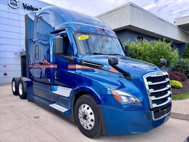 2023 FREIGHTLINER CASCADIA 126 in Canton, OH