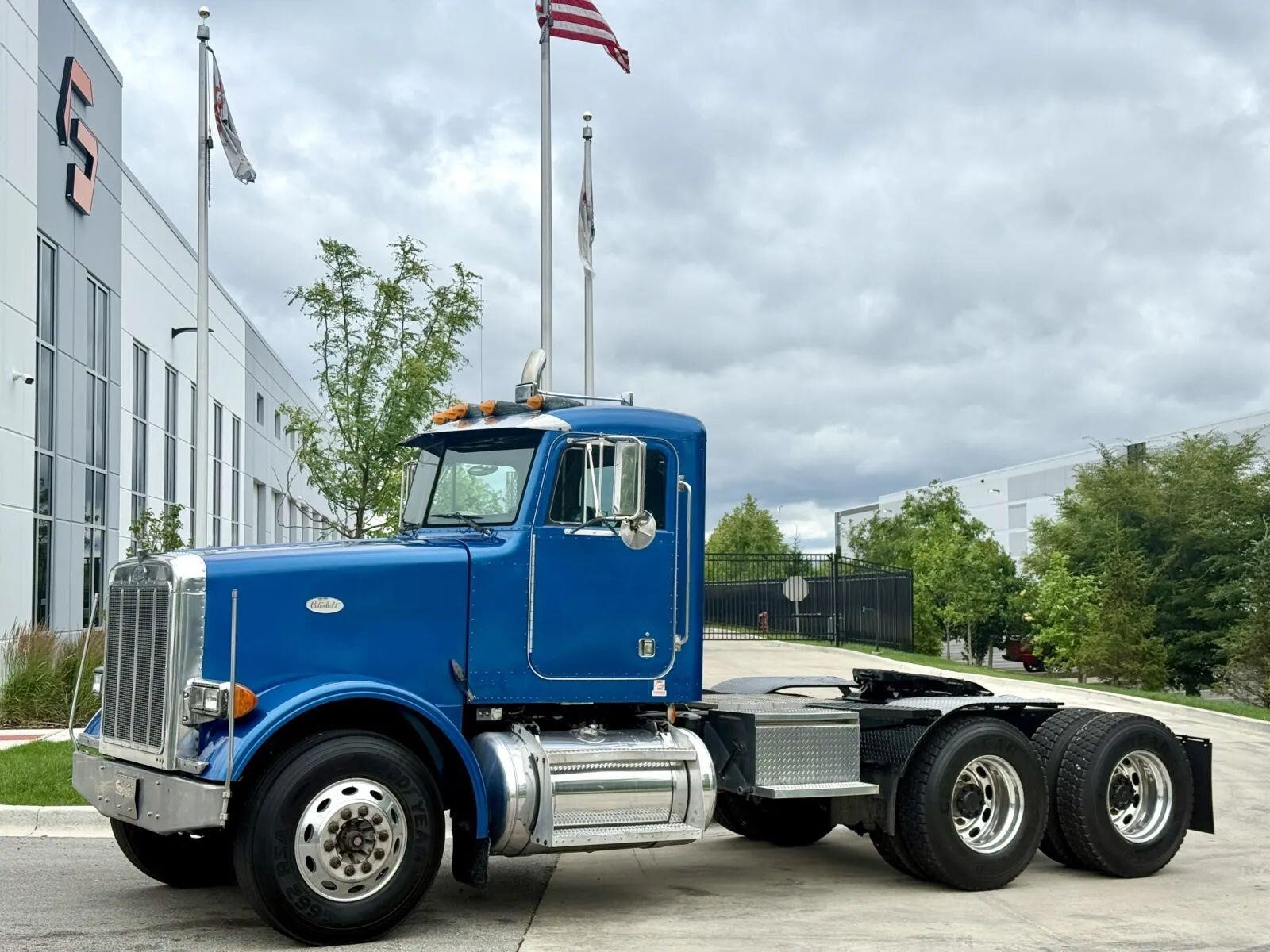 1998 PETERBILT 378 in New Lenox, IL