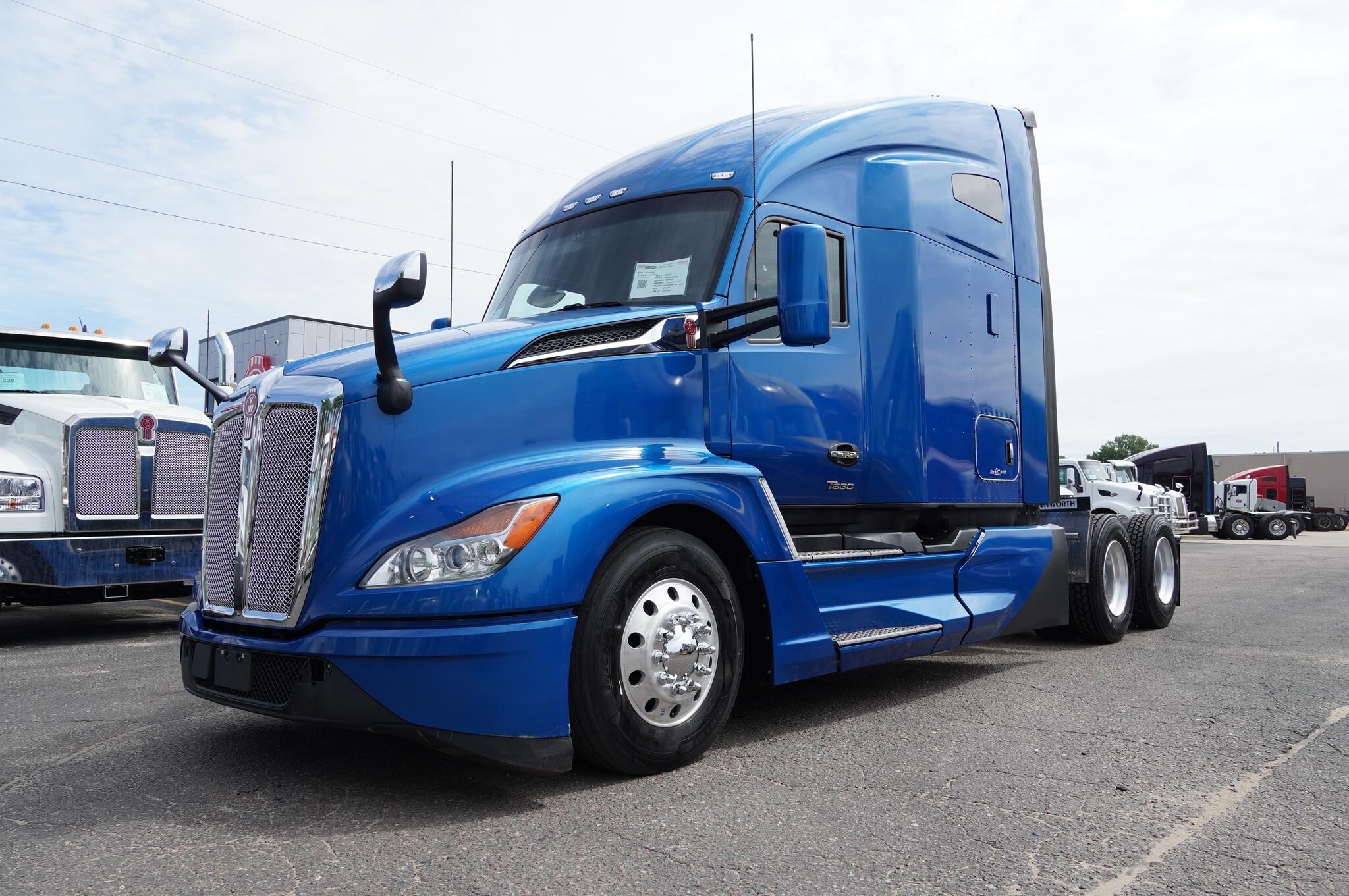 2024 KENWORTH T680 in Sioux Falls, SD