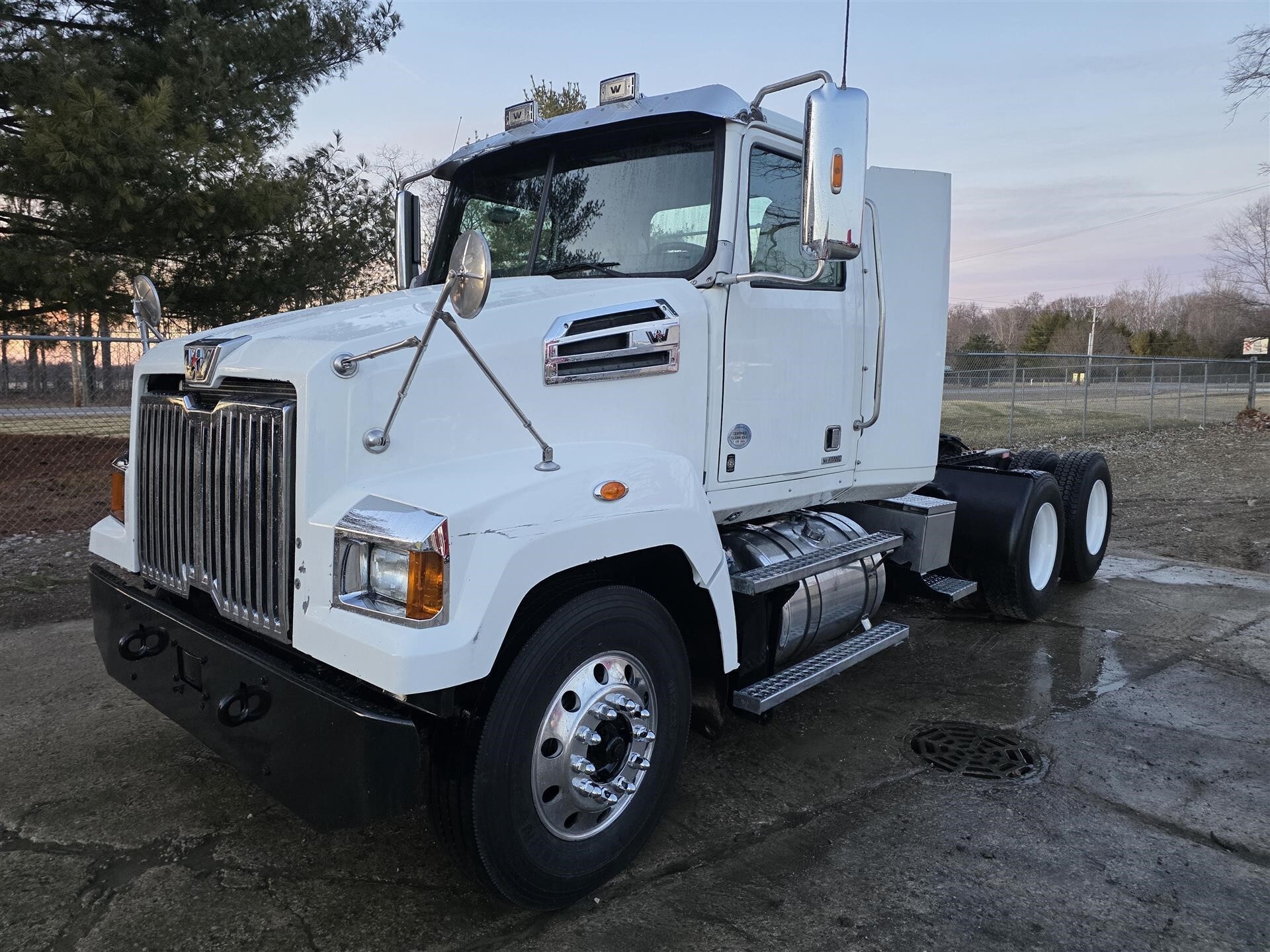 2020 WESTERN STAR CONVENTIONAL in Laotto, IN