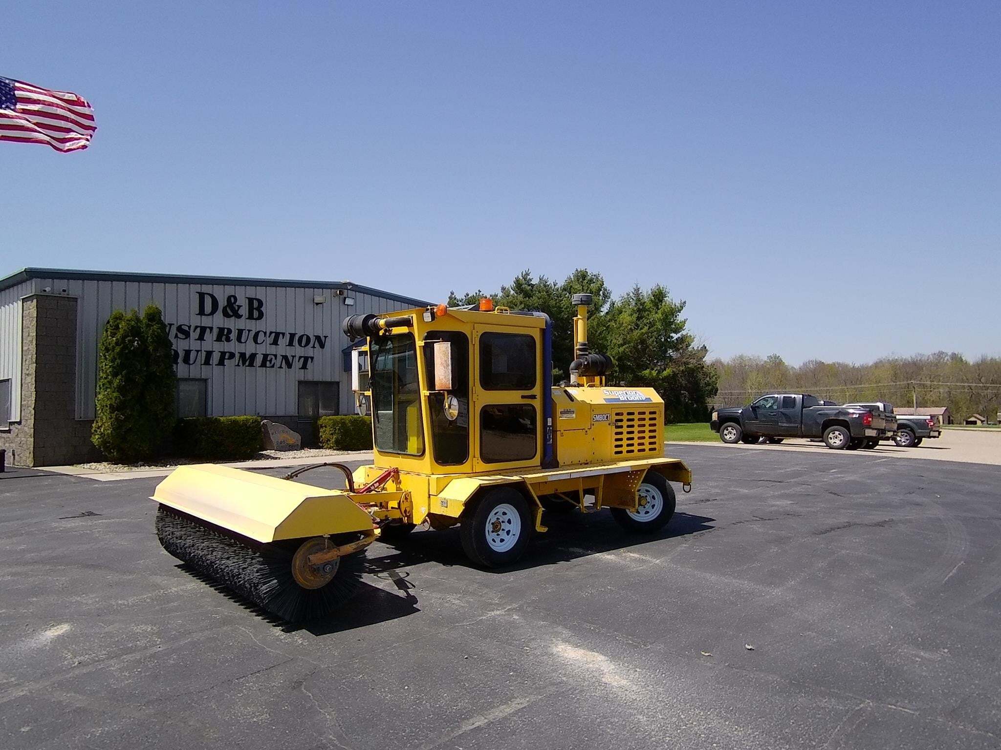 2014 SUPERIOR BROOM SM80CT in Lena, WI
