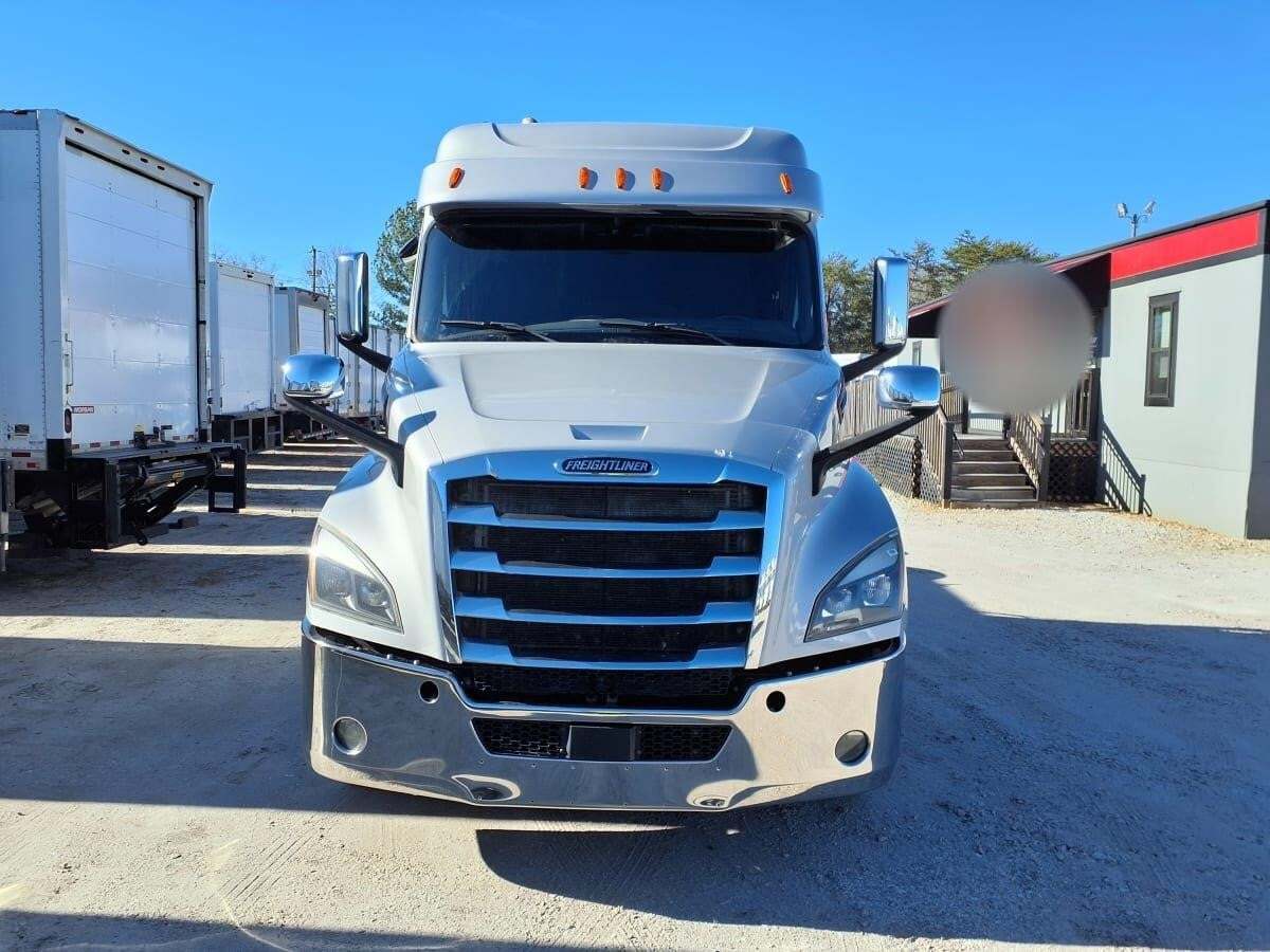 2020 FREIGHTLINER CASCADIA 116 in Indianapolis, IN