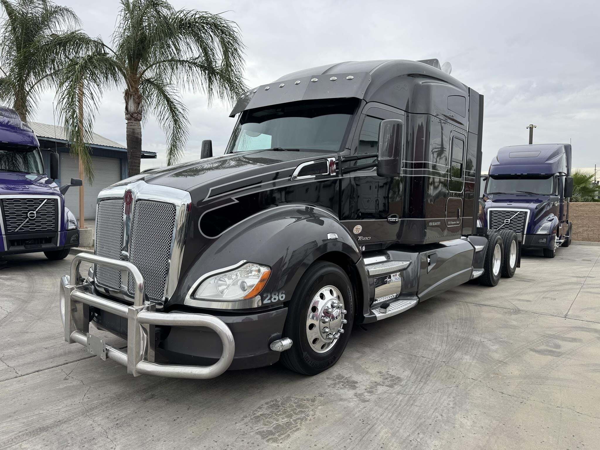 2021 KENWORTH T680 in Fontana, CA