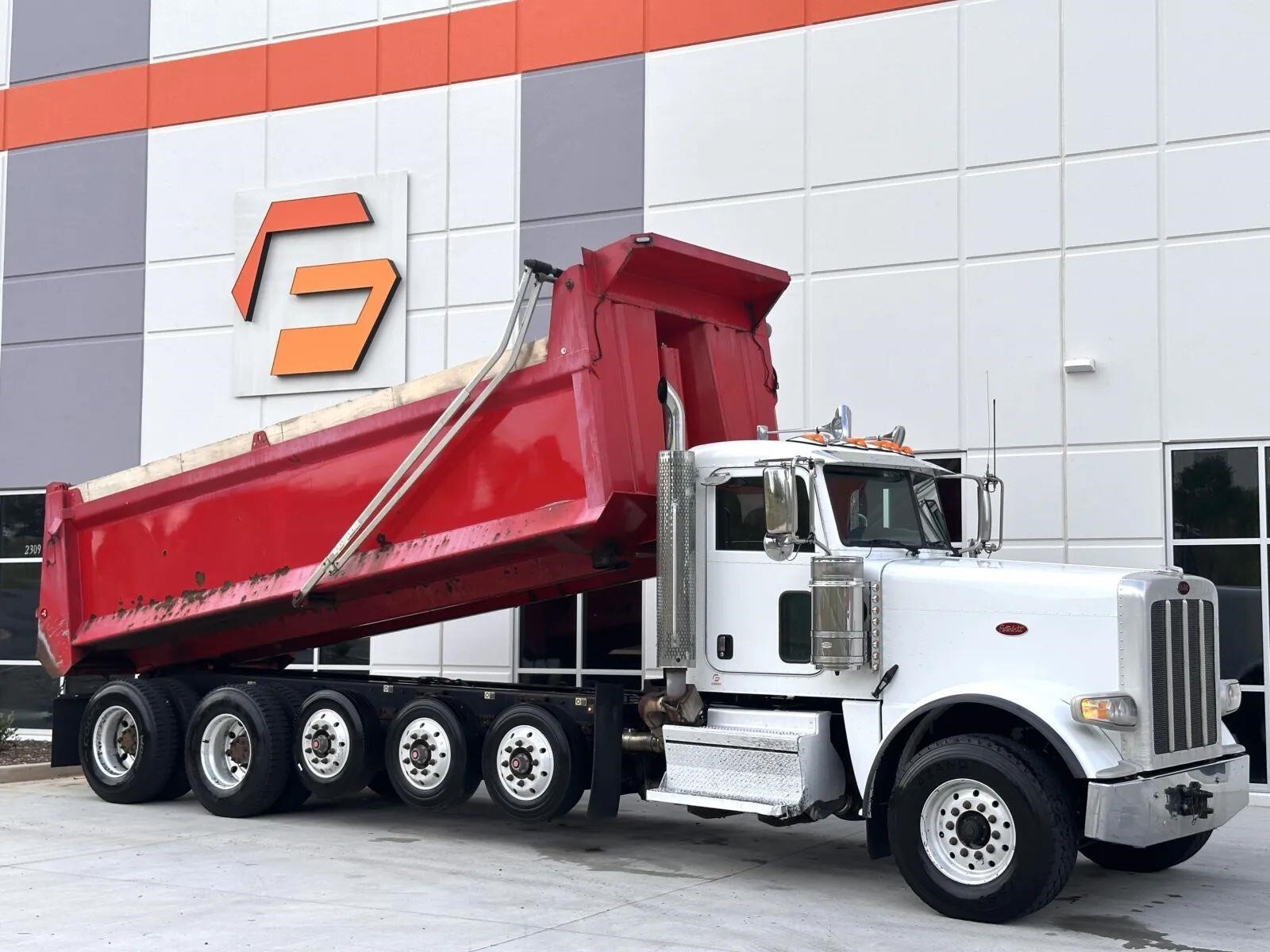 2021 PETERBILT 389 in Greer, SC