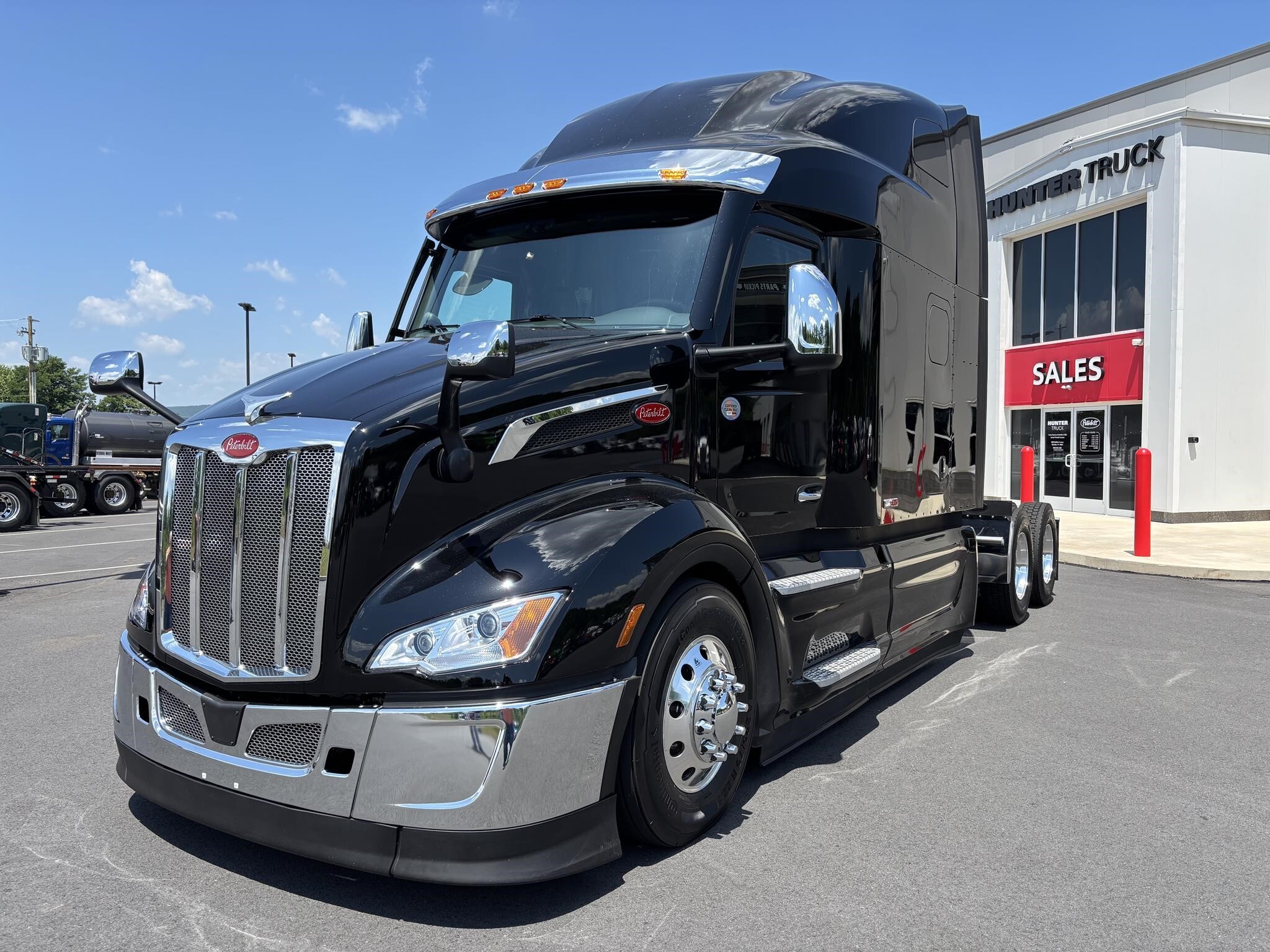 2027 PETERBILT 579 in Bartonsville, PA