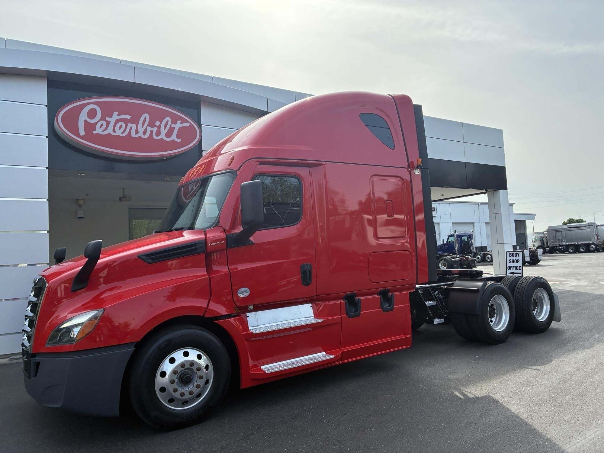 2022 FREIGHTLINER CASCADIA 126 in Portland, OR