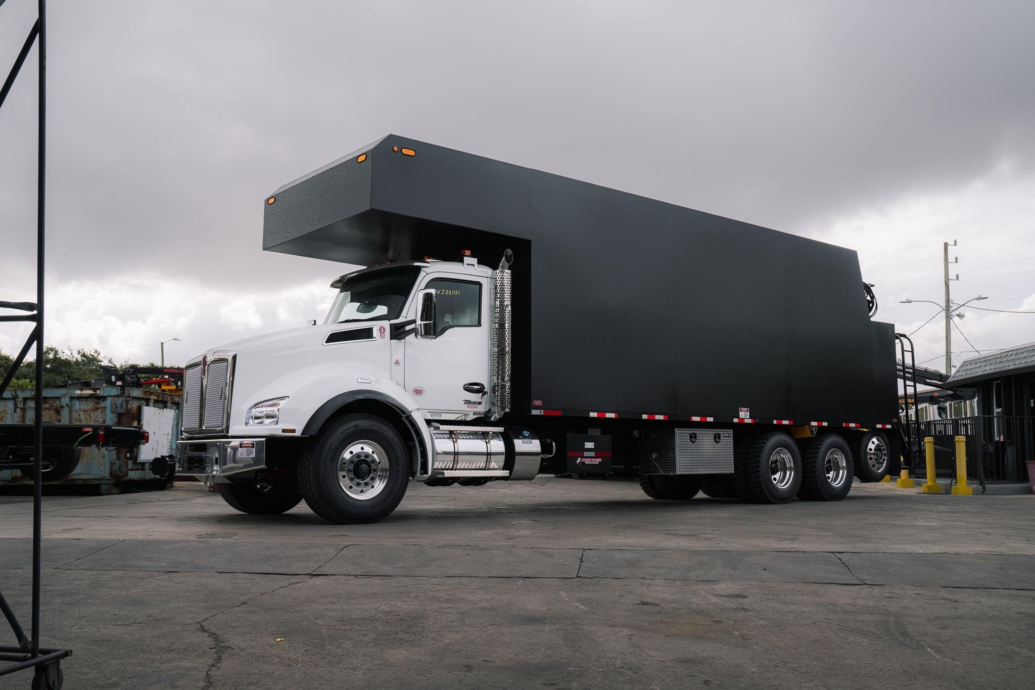 2026 KENWORTH T880 in Lake Worth, FL