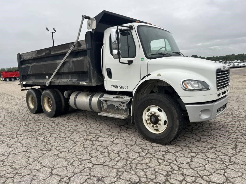 2017 FREIGHTLINER BUSINESS CLASS M2 106 in Chatham, VA