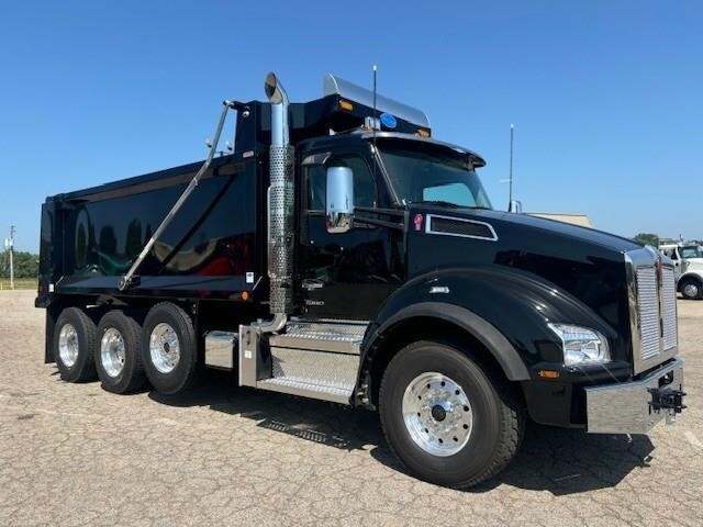 2027 KENWORTH T880 in Chatham, VA