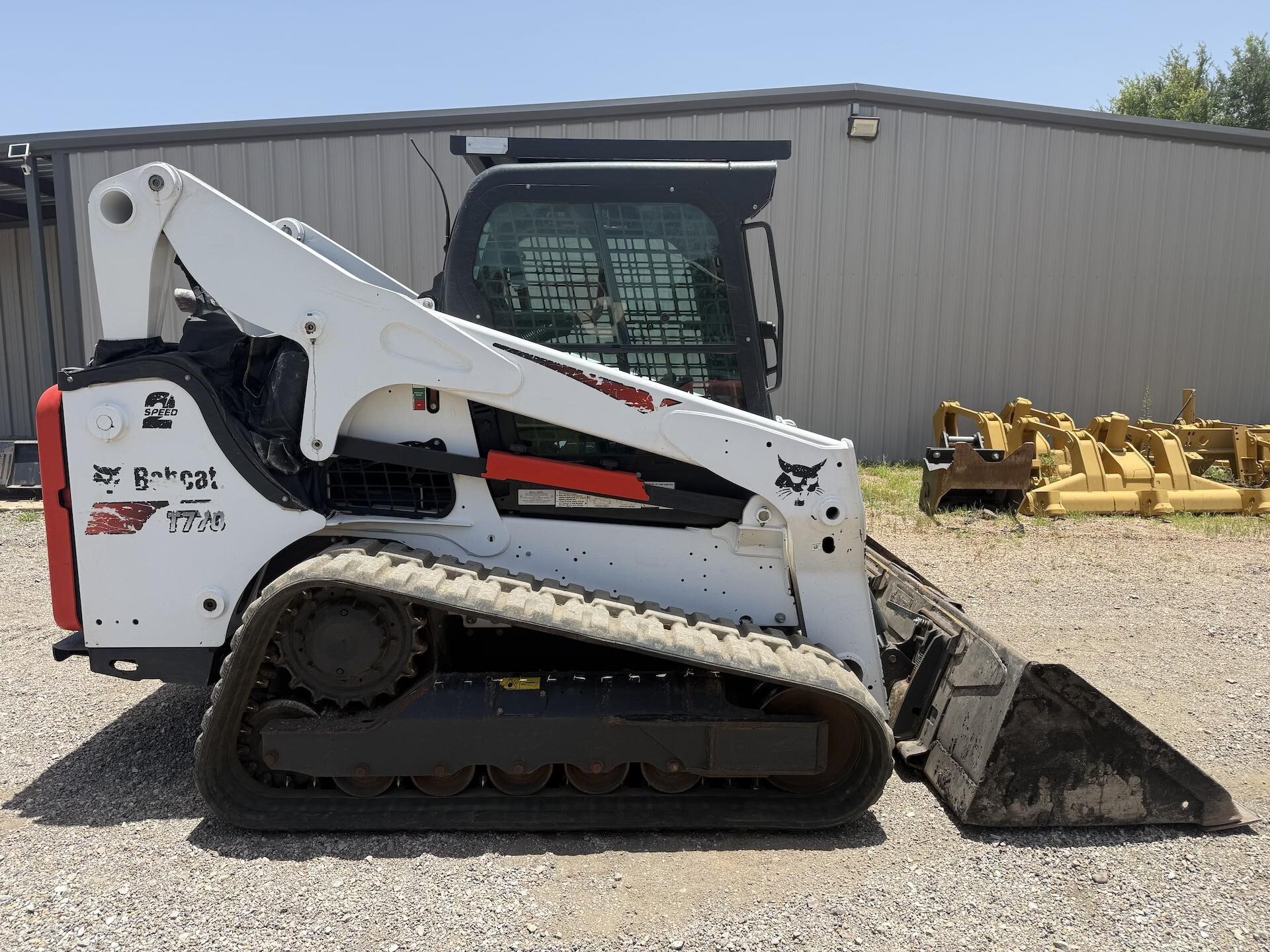 2022 BOBCAT T770 in Round Mountain, TX