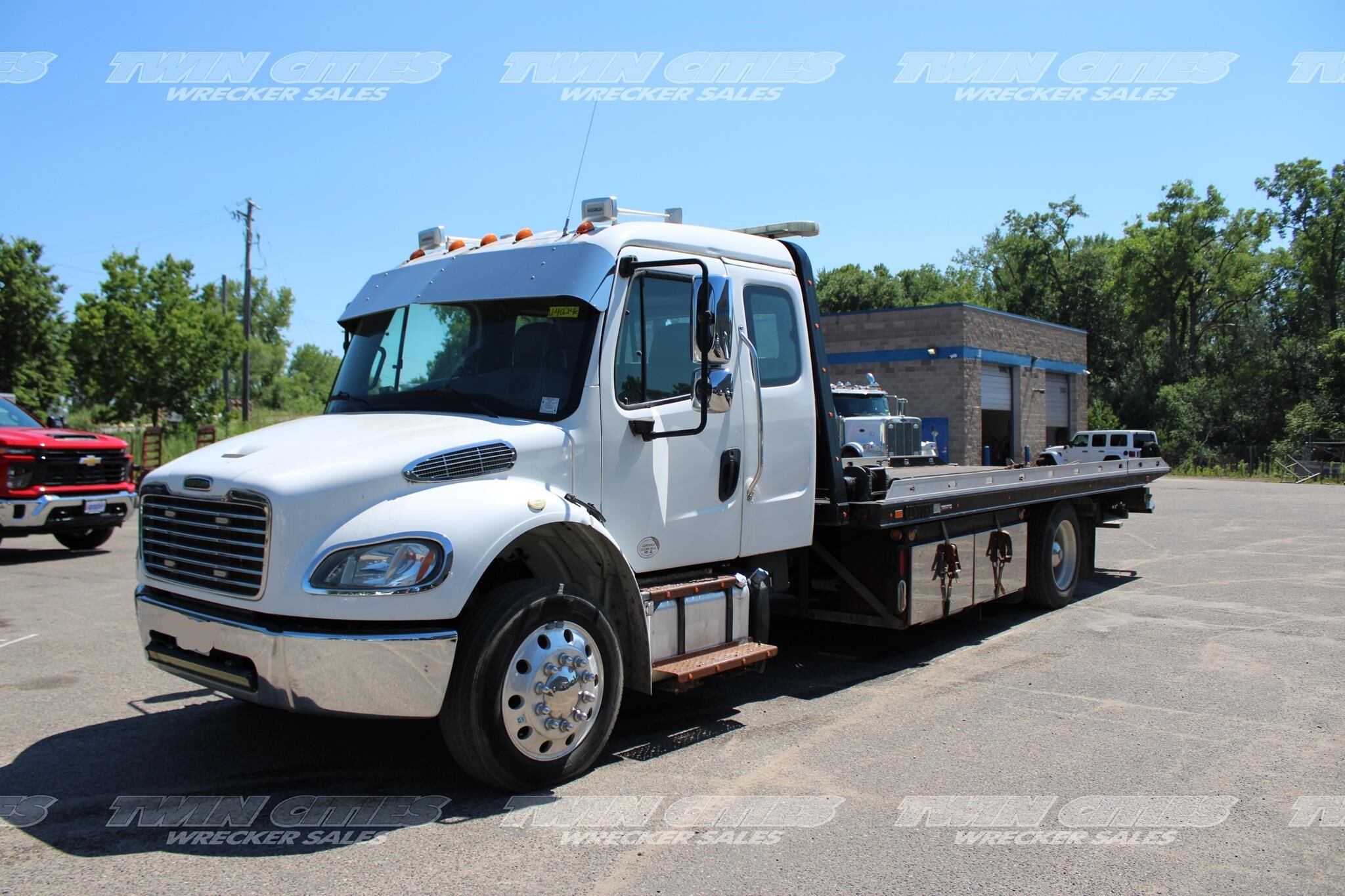 2014 FREIGHTLINER BUSINESS CLASS M2 106 in Saint Paul, MN