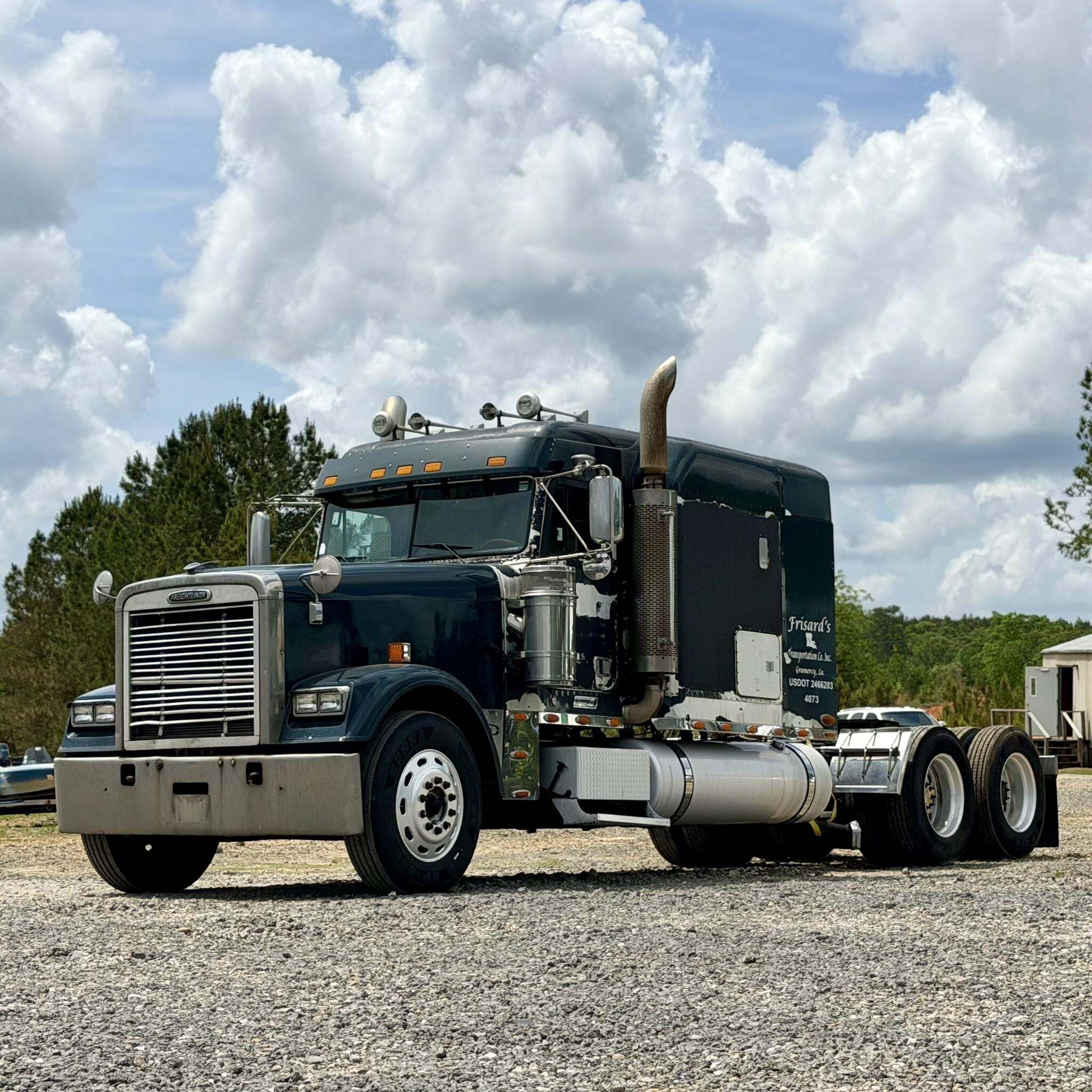 2007 FREIGHTLINER FLD132 CLASSIC XL in Fayette, AL